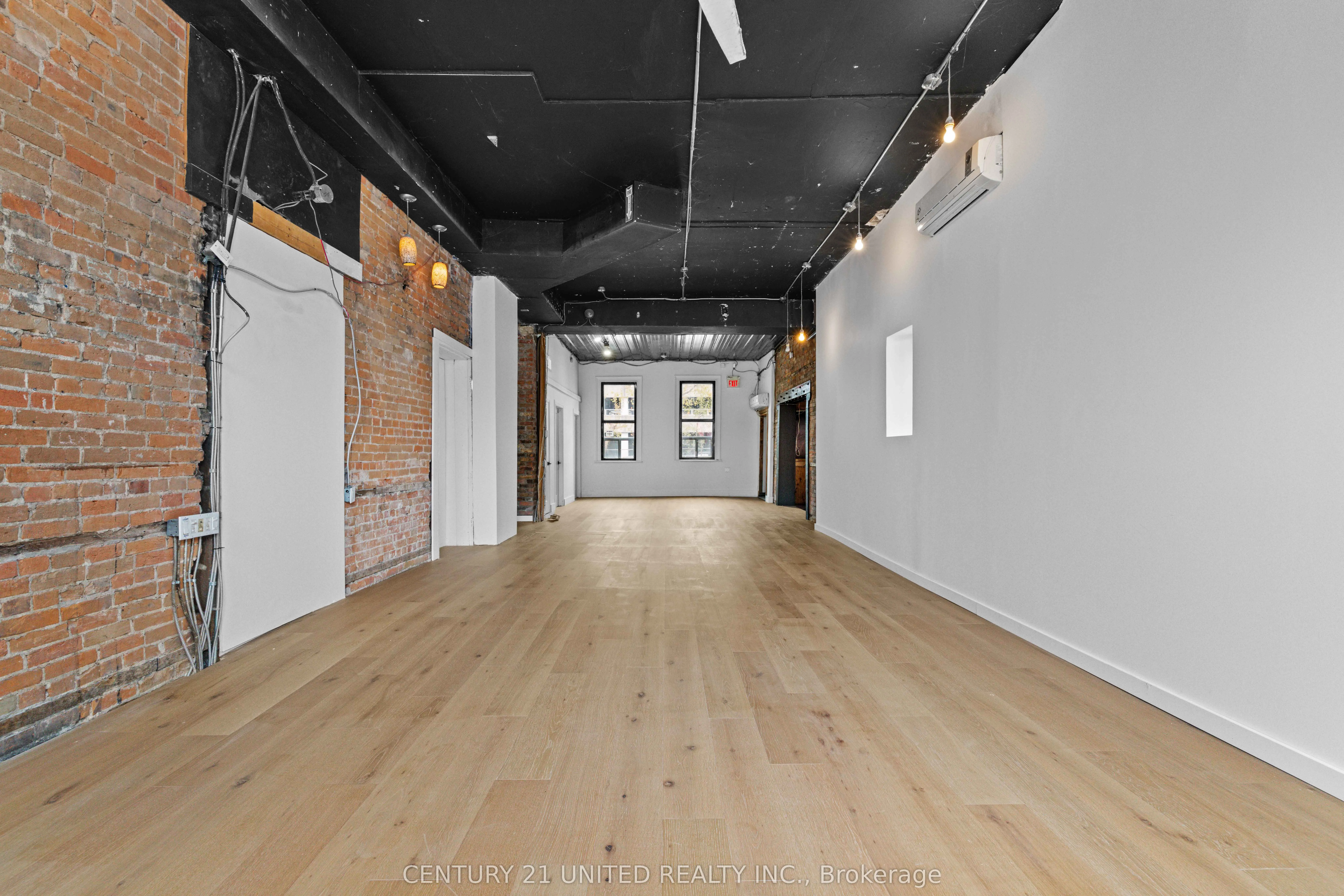 197 Hunter Street W