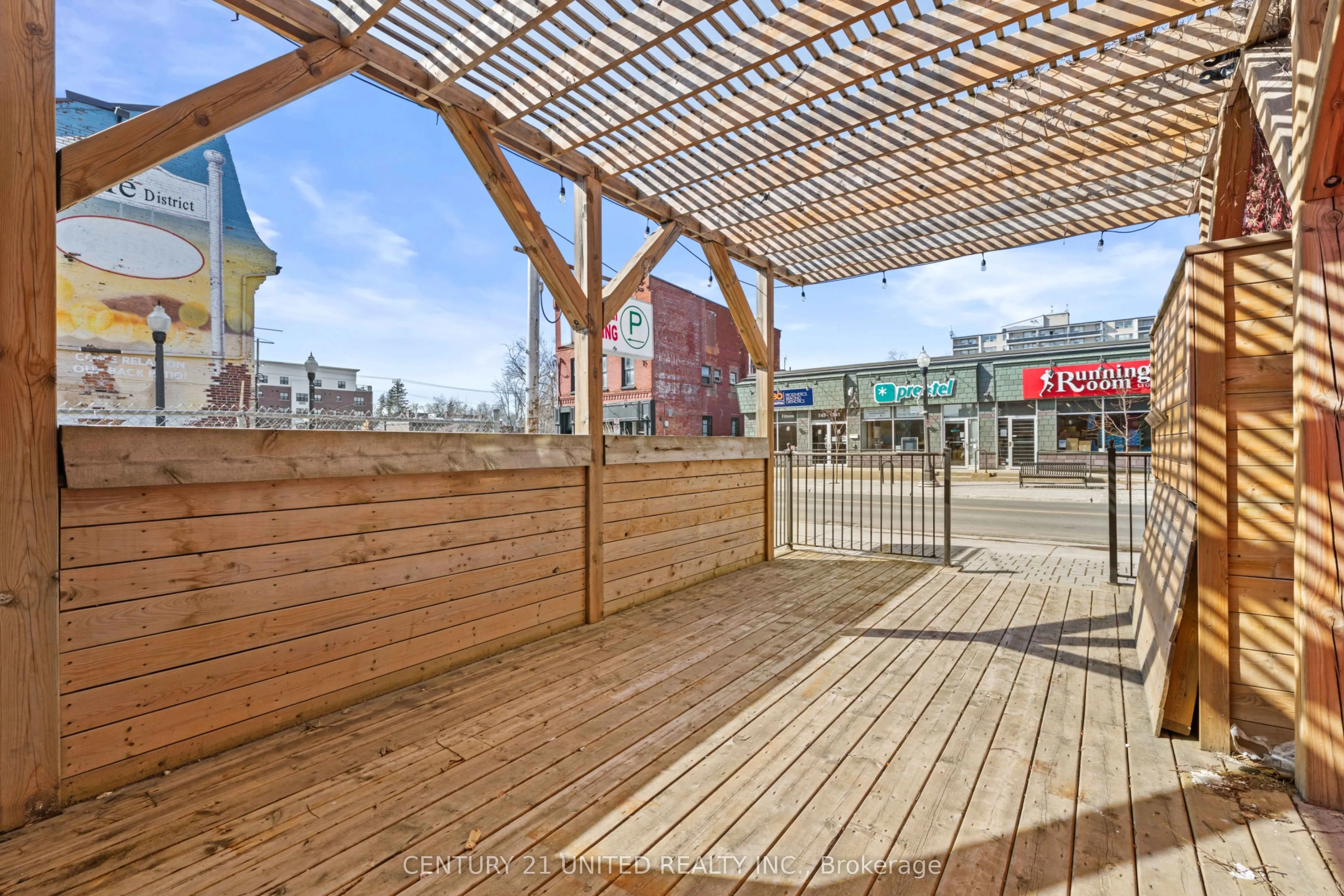 197 Hunter Street W