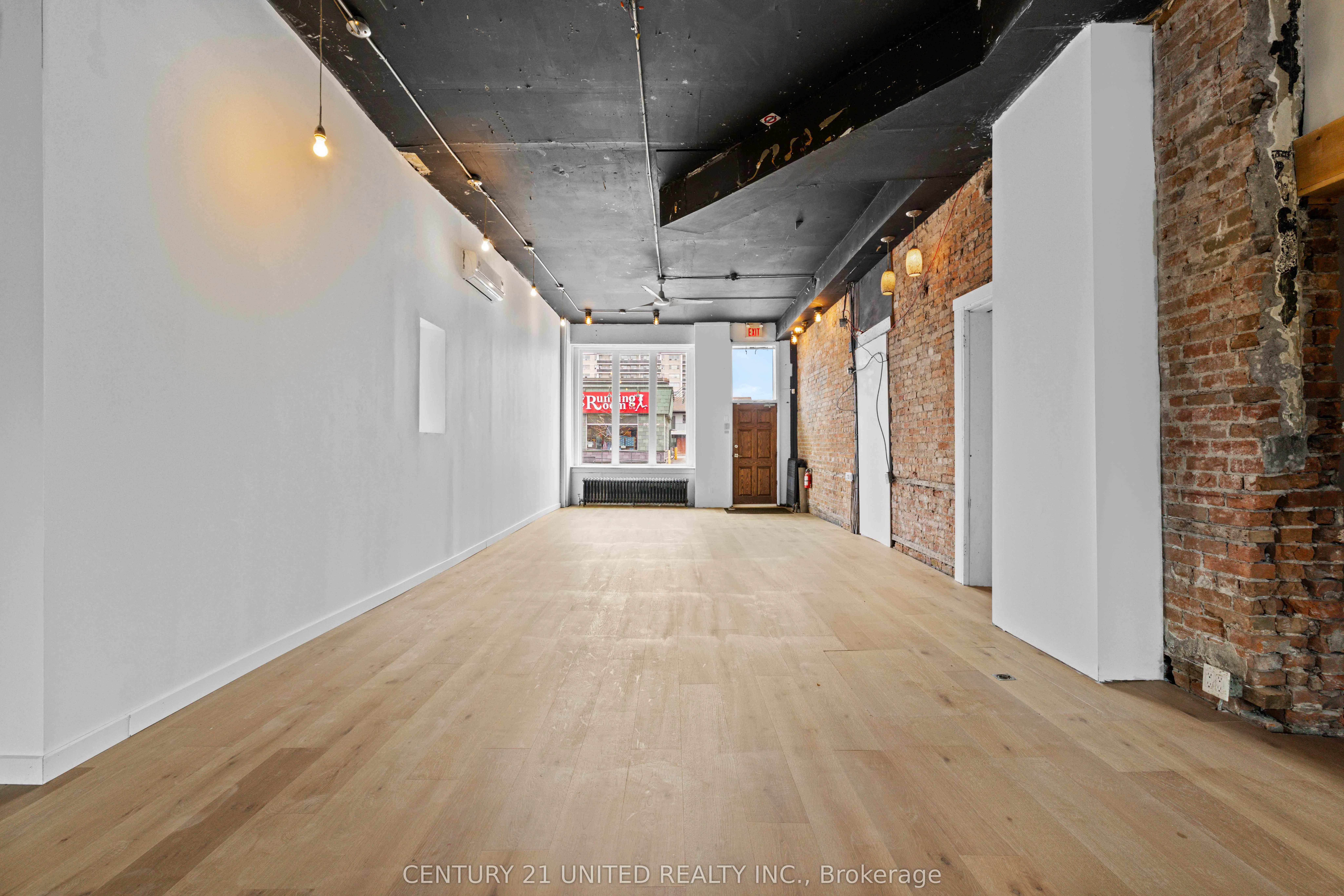 197 Hunter Street W