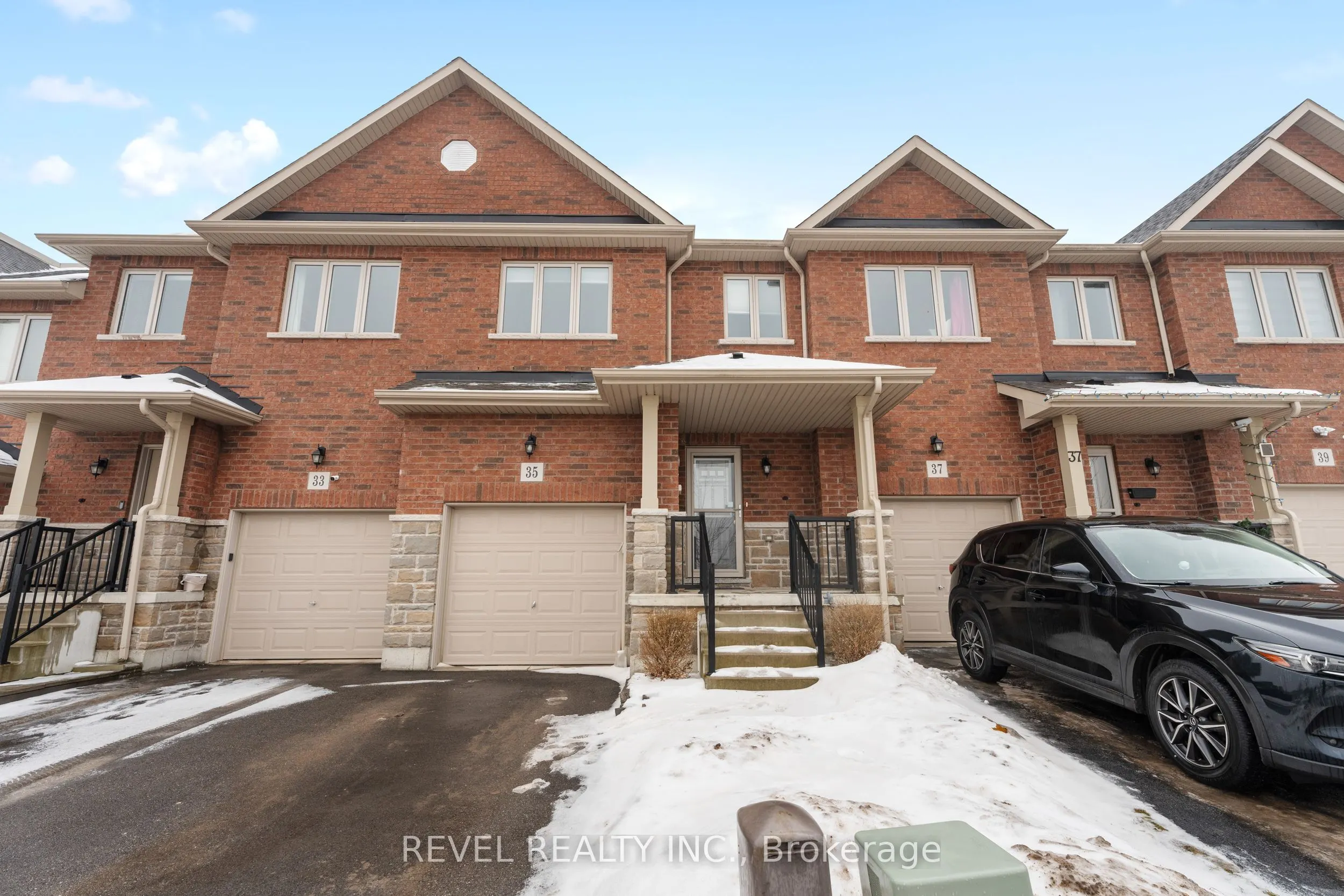 35 Sunset Way