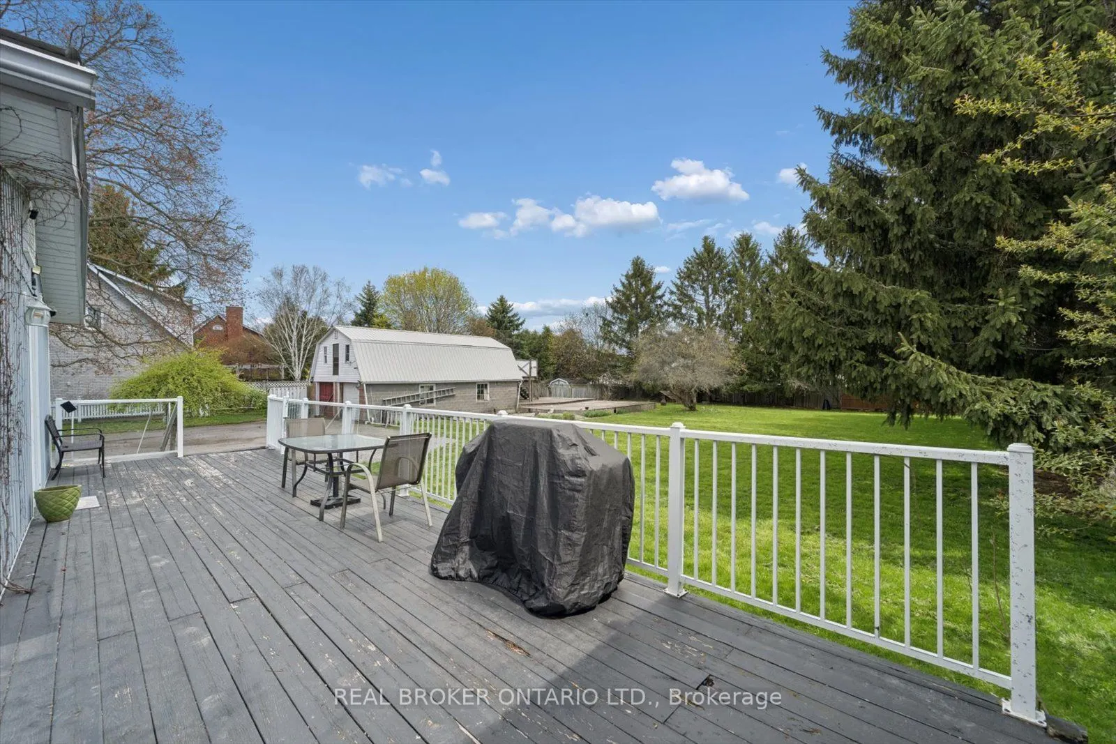 89 Rose Glen Road N