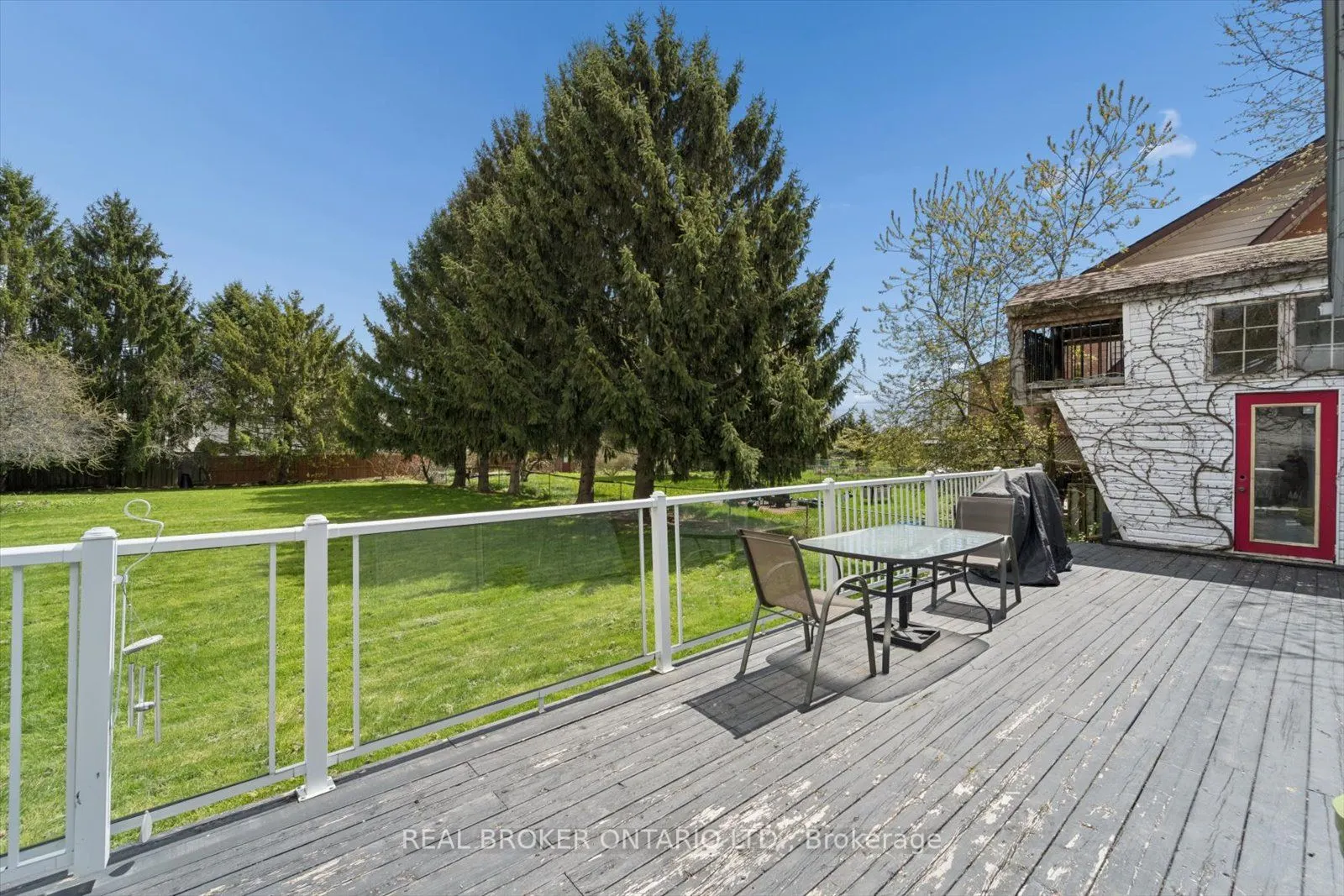 89 Rose Glen Road N