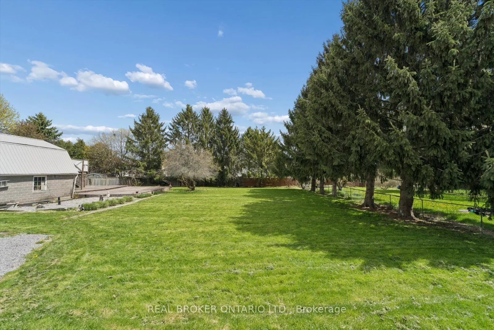 89 Rose Glen Road N