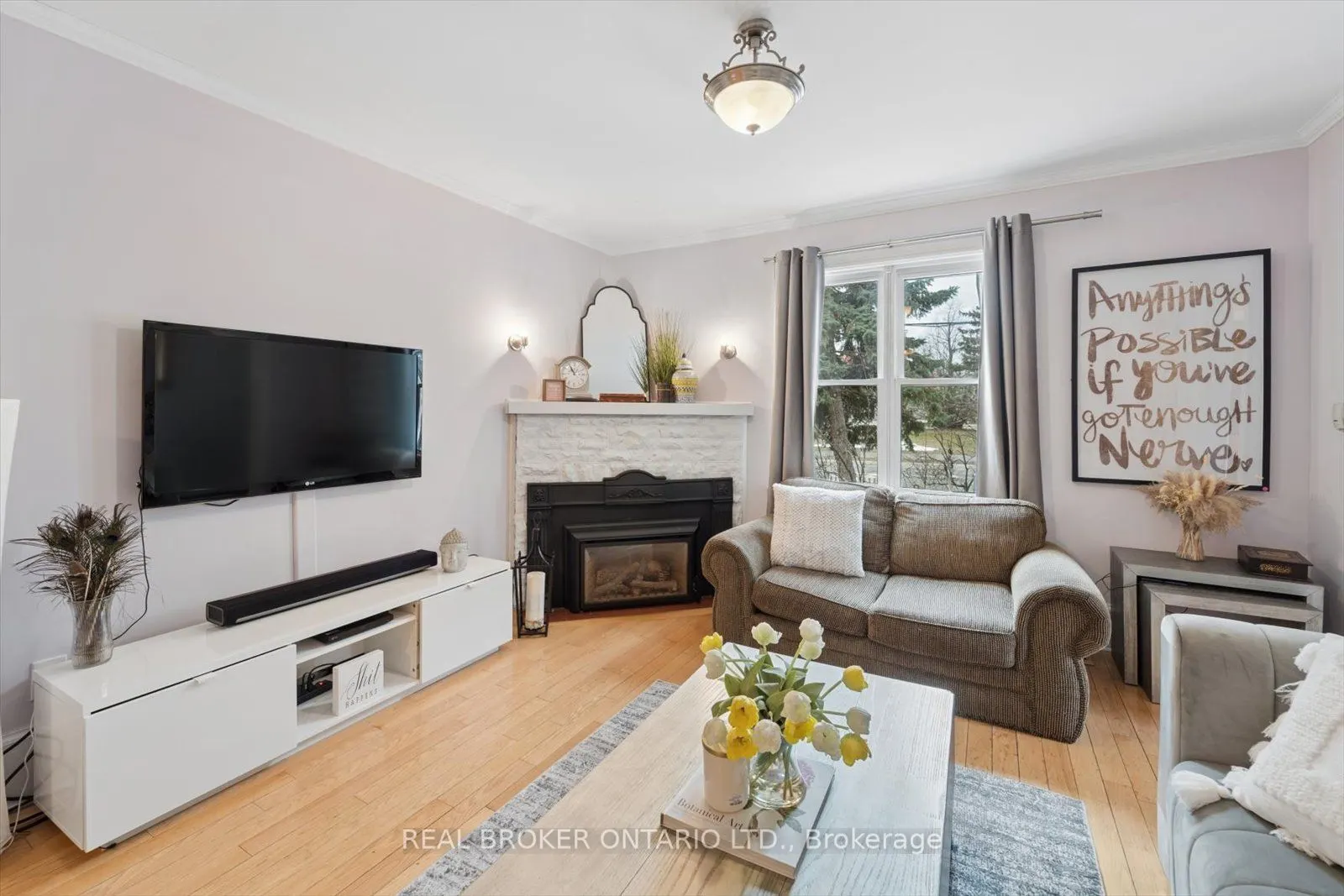 89 Rose Glen Road N