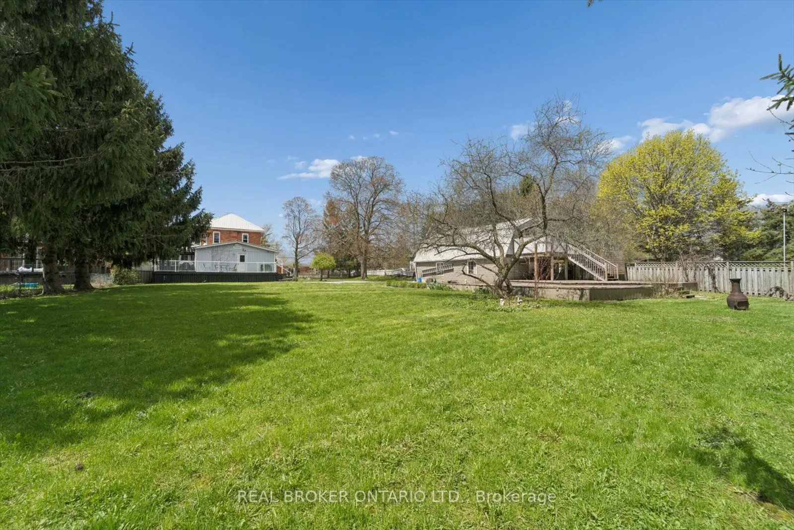 89 Rose Glen Road N