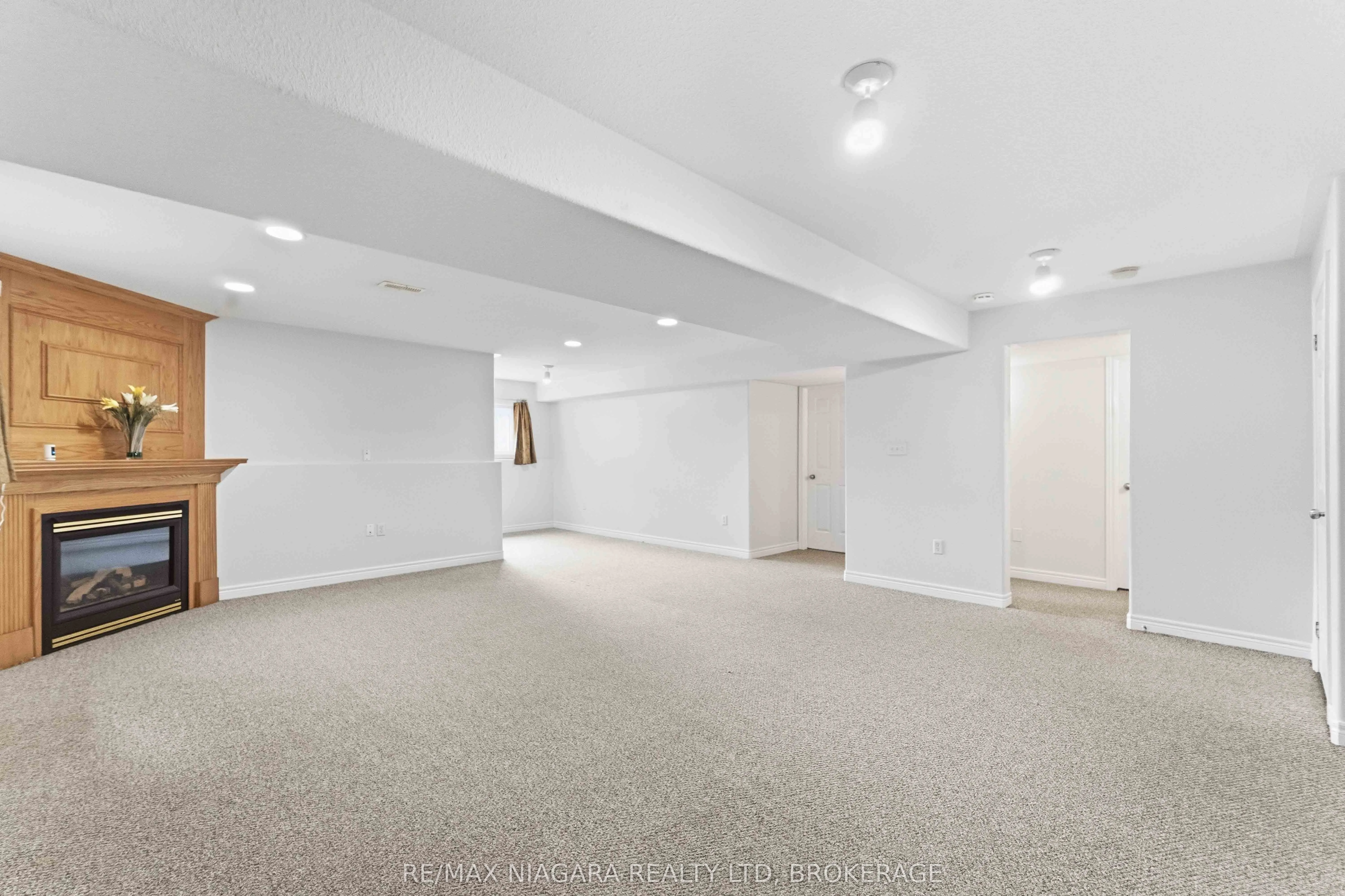 8253 Costabile Drive