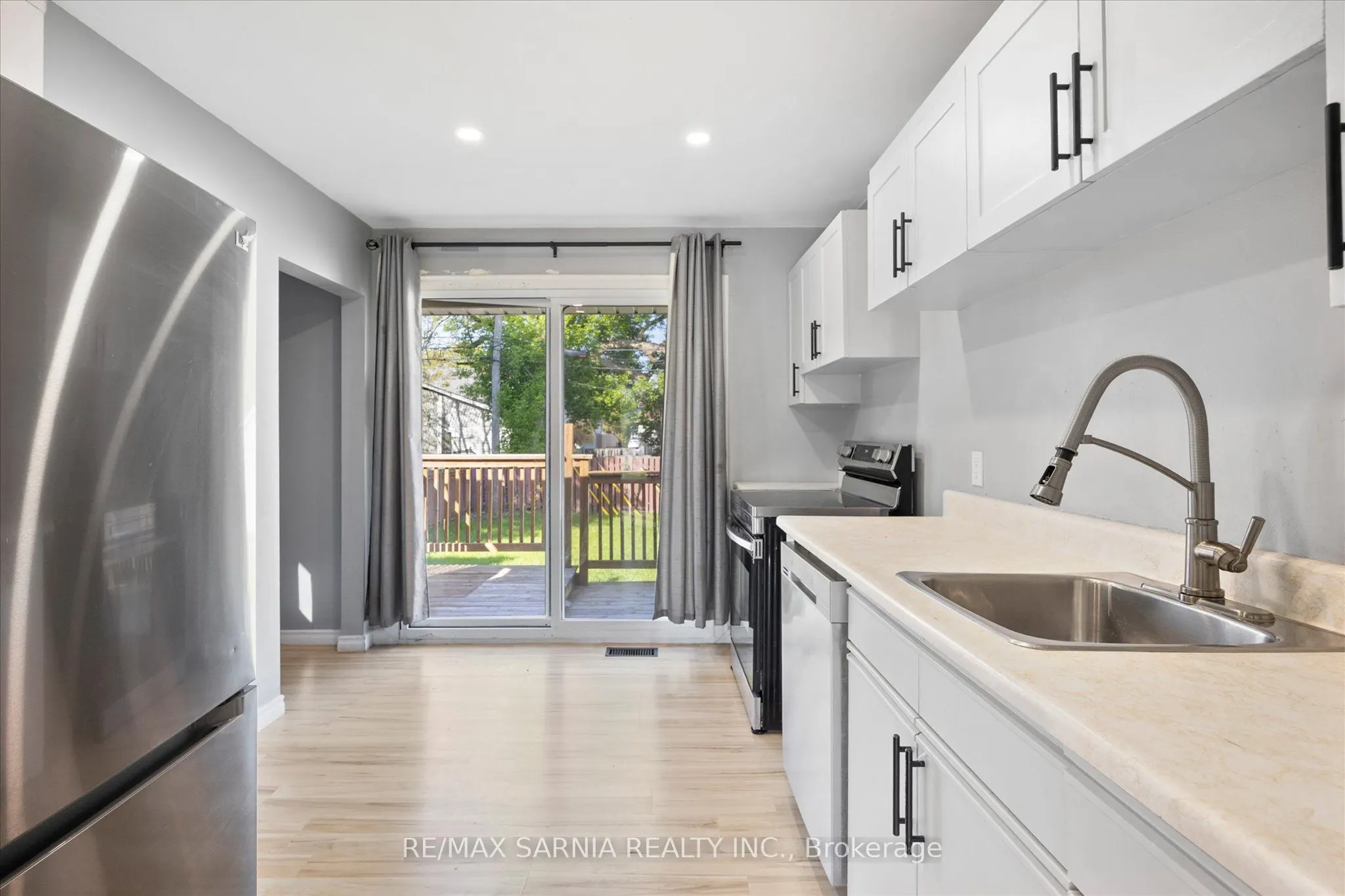 1515 Tourangeau Road