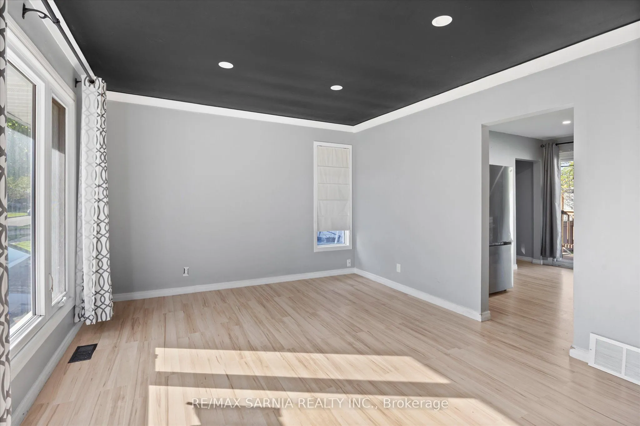 1515 Tourangeau Road