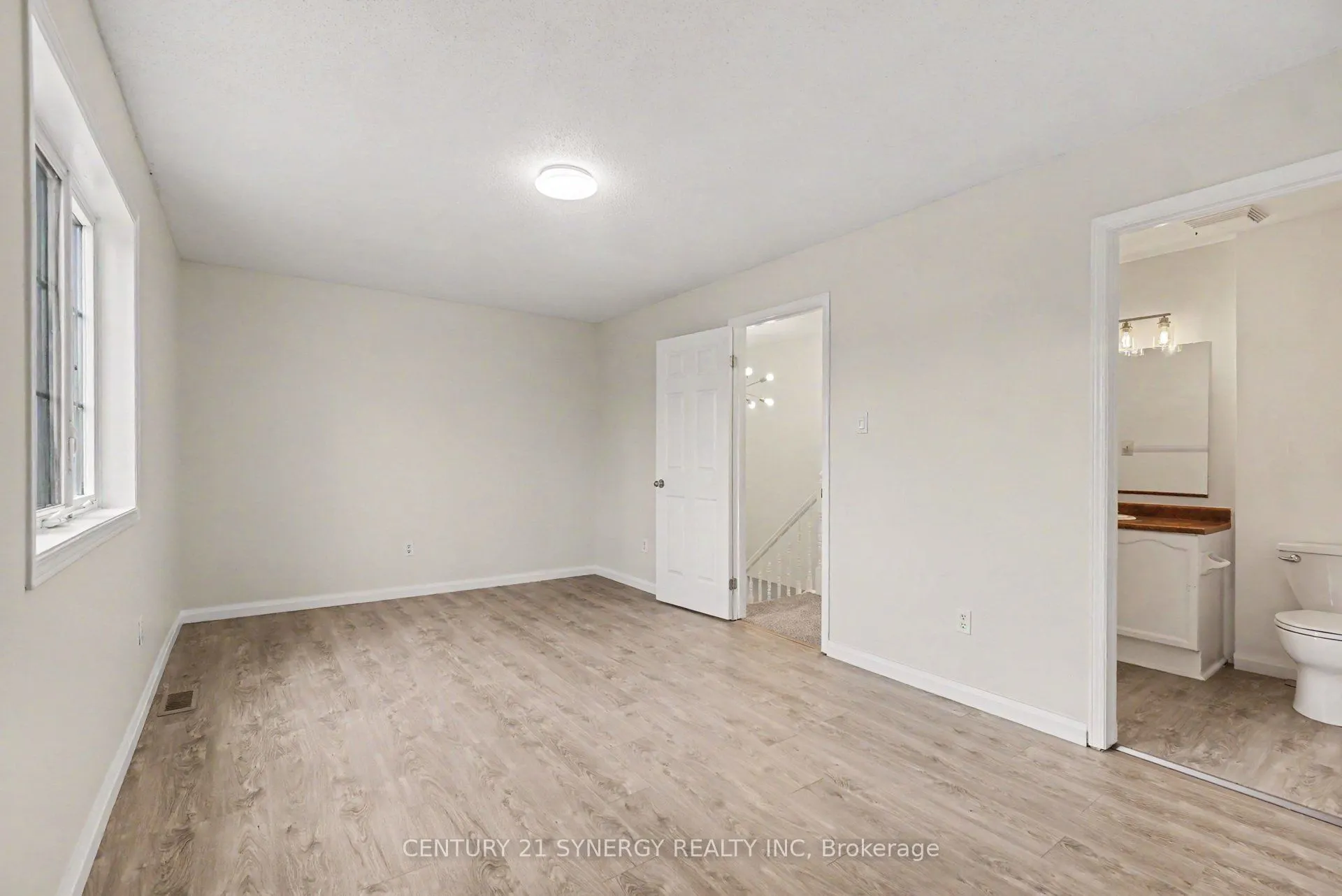 54 Meadowcroft Crescent