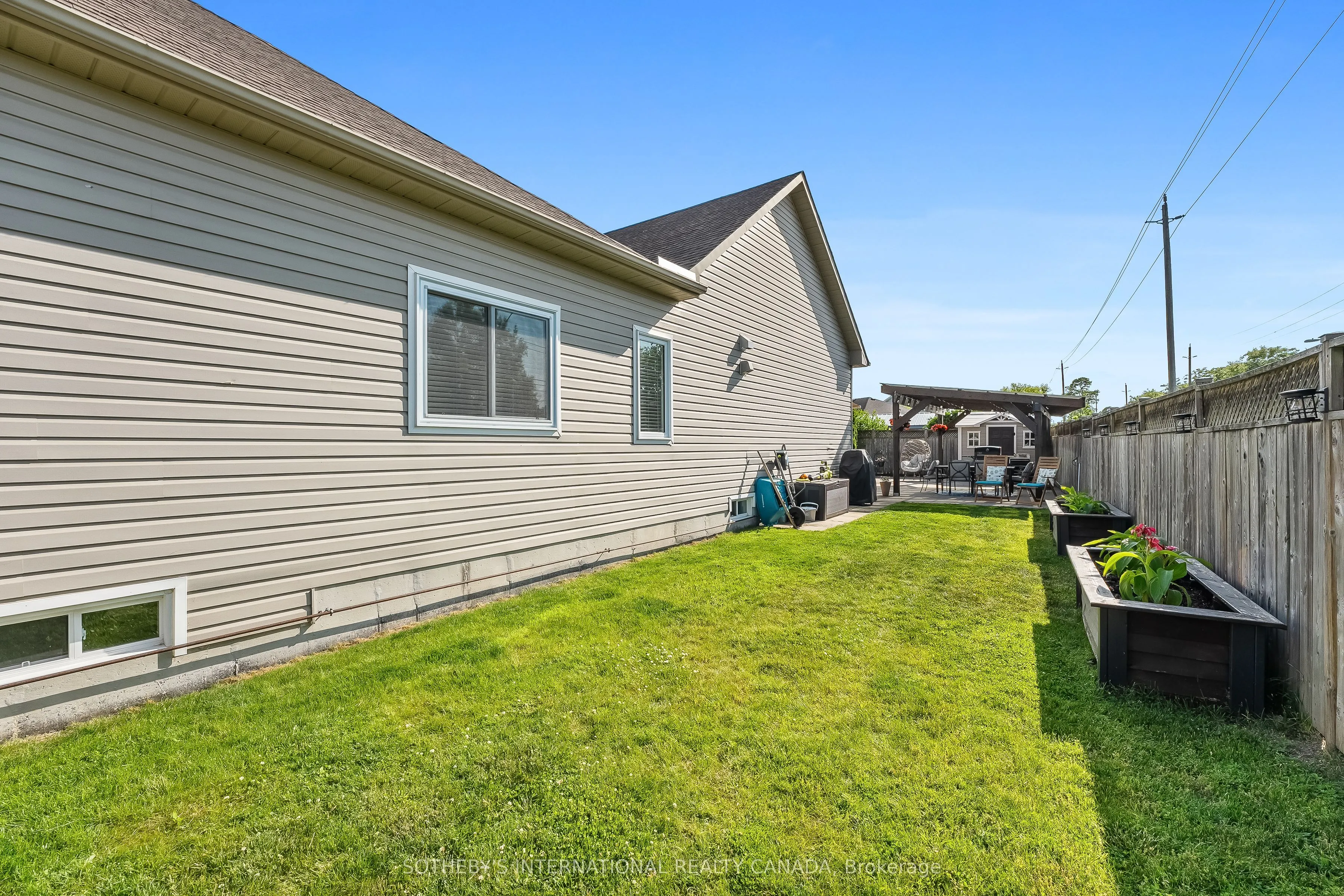 2 Rapley Boulevard