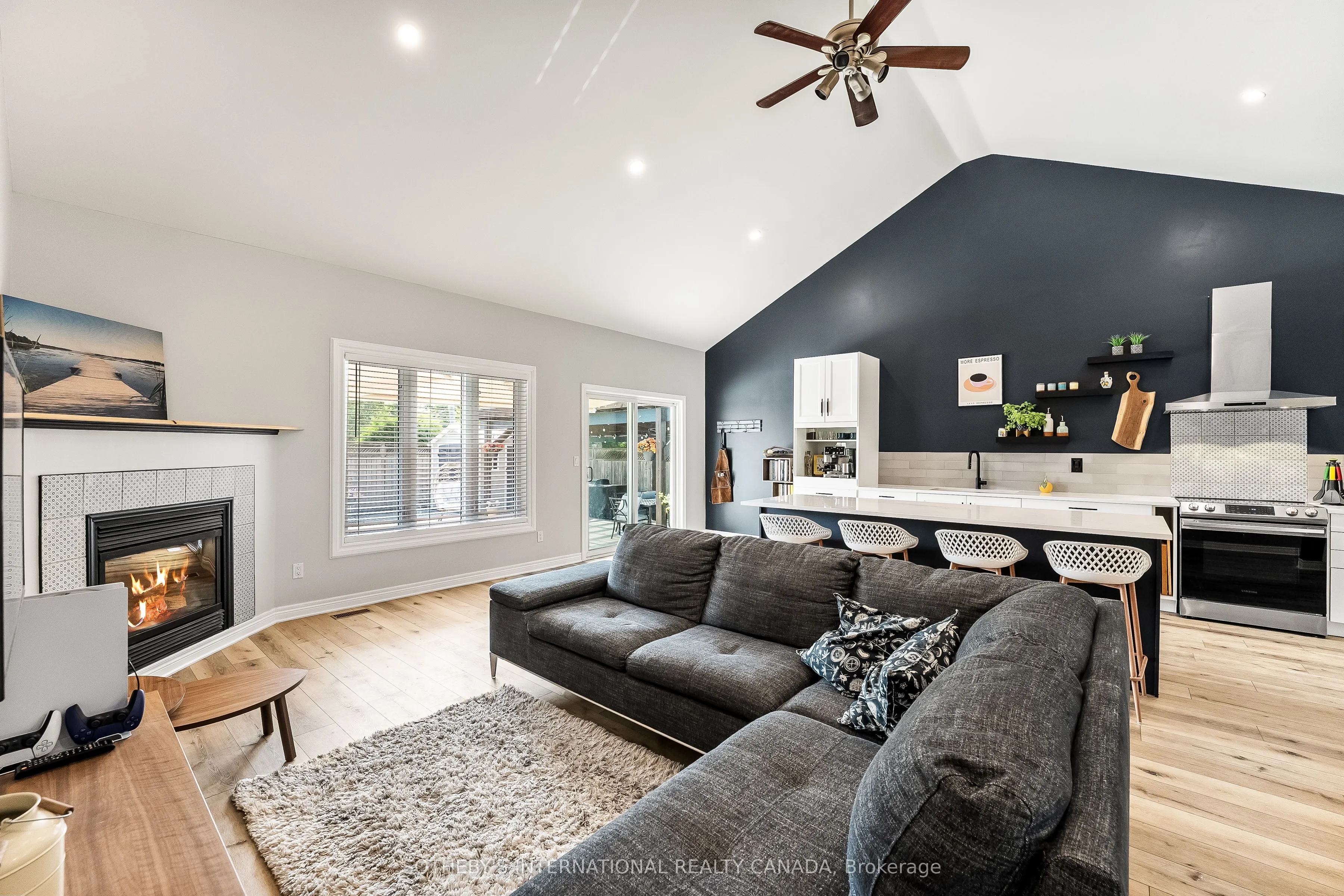 2 Rapley Boulevard