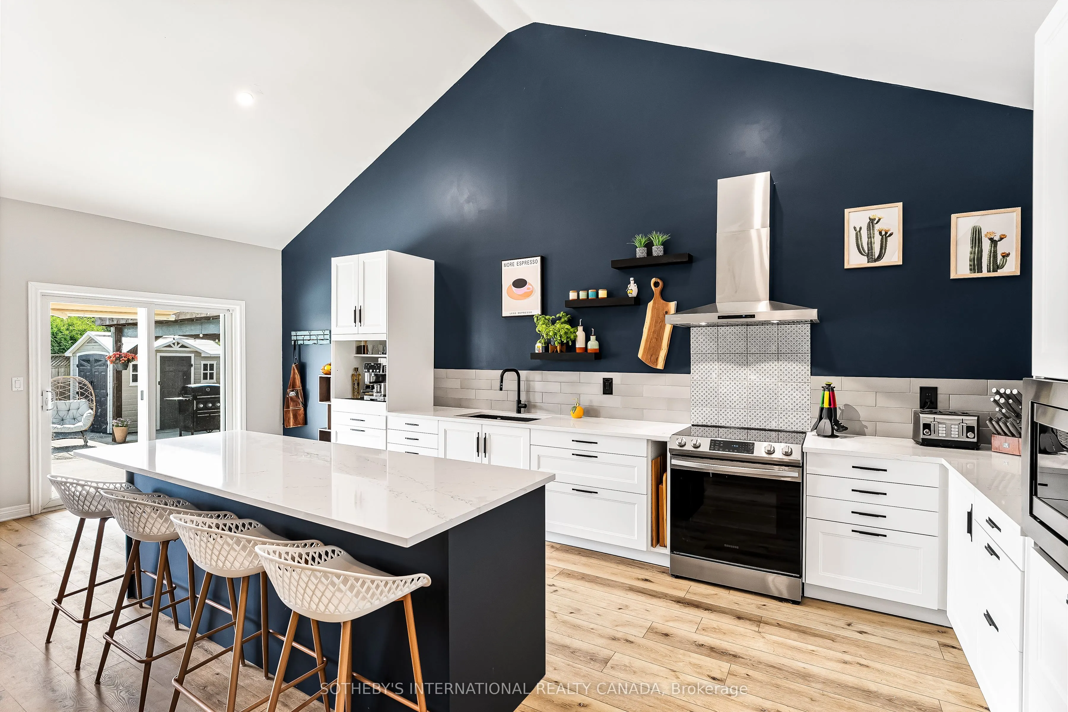 2 Rapley Boulevard