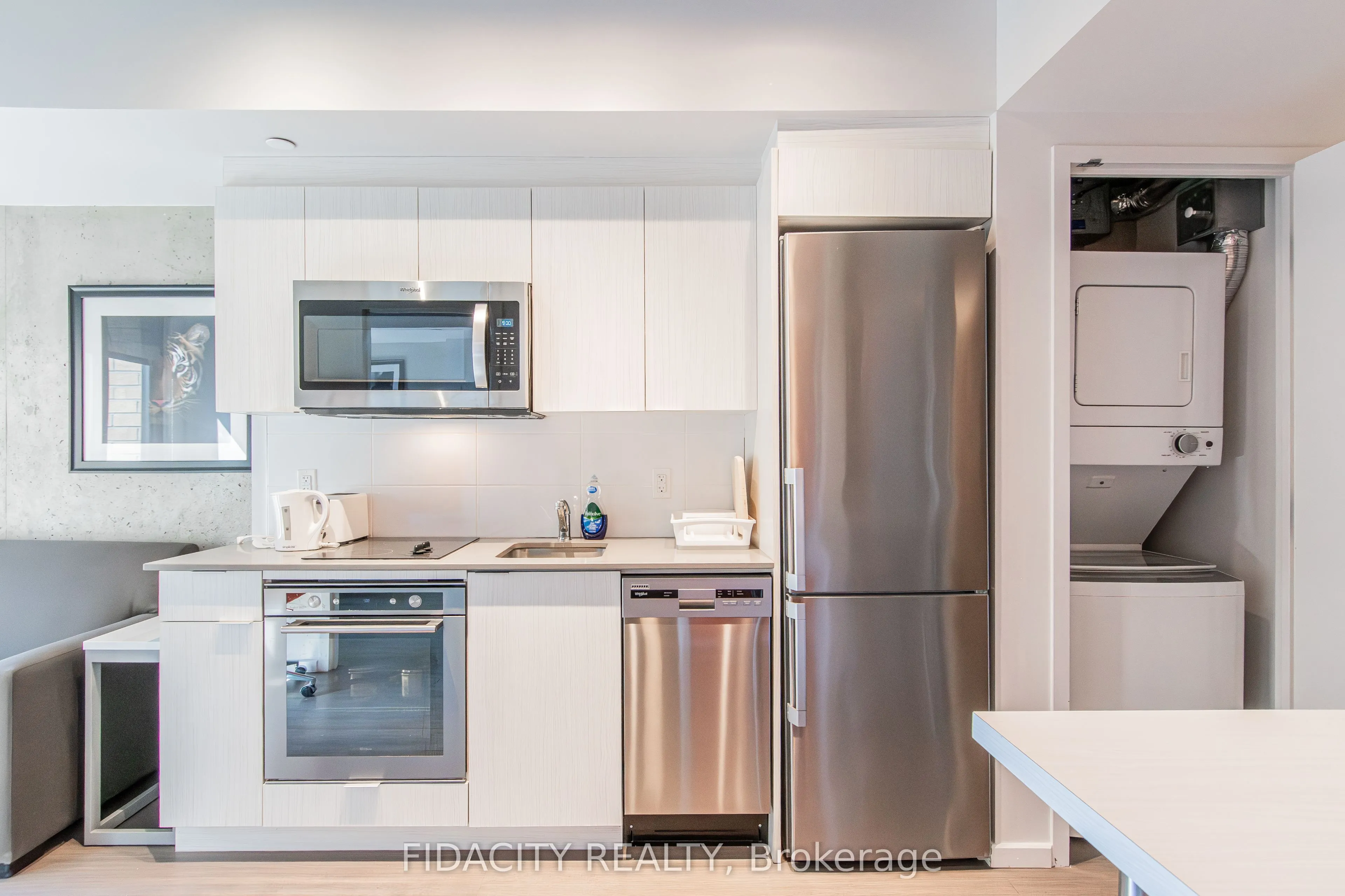 105 Champagne Avenue S #2912