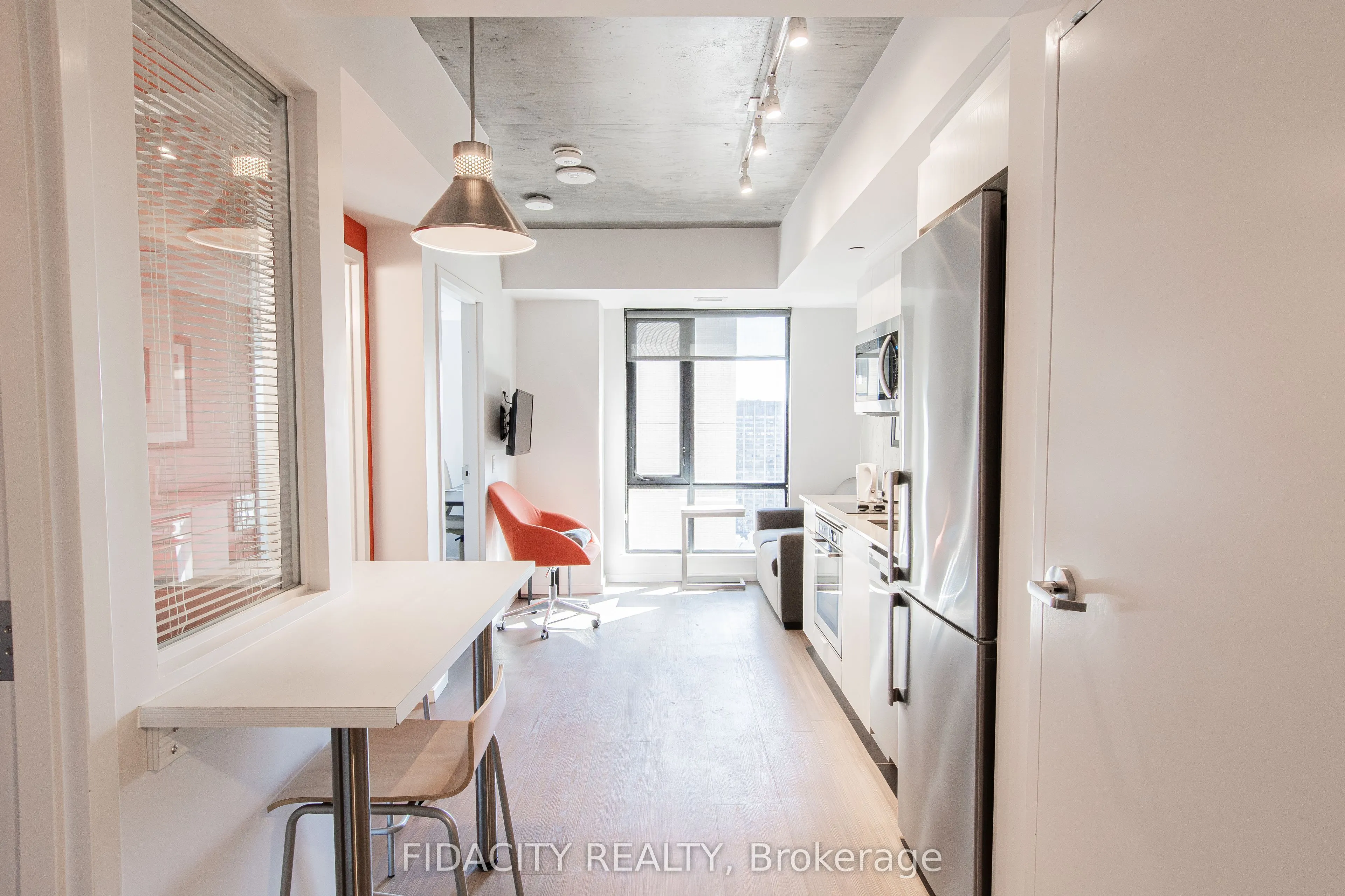 105 Champagne Avenue S #2912