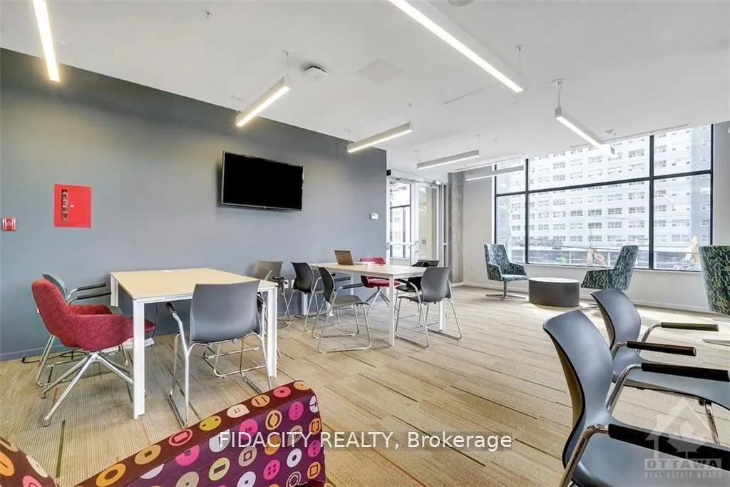 105 Champagne Avenue S #303