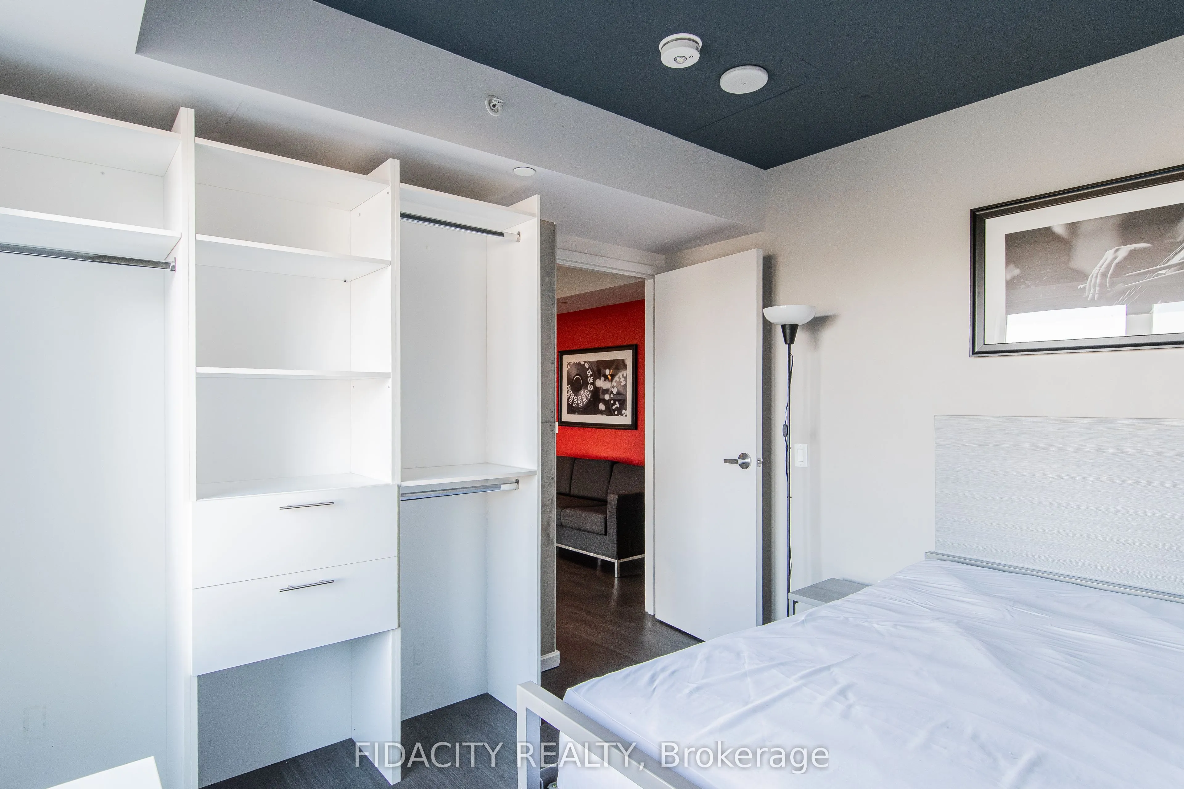 105 Champagne Avenue S #303