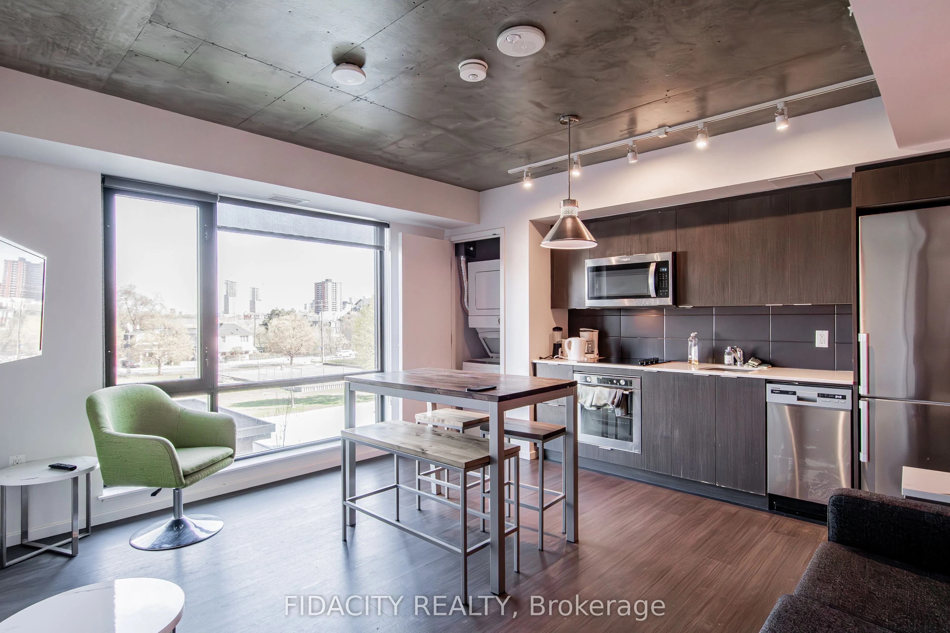 105 Champagne Avenue S #303