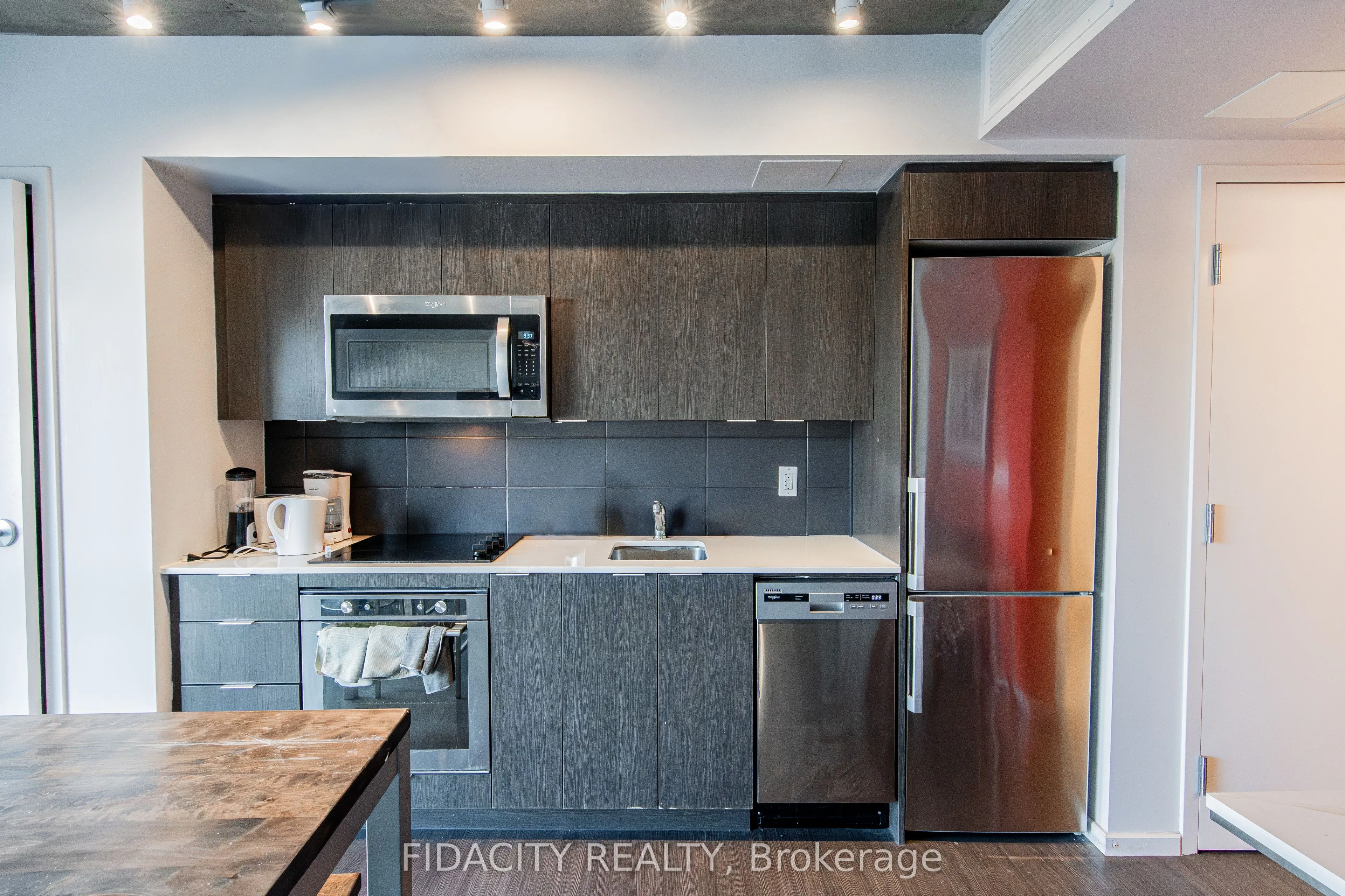 105 Champagne Avenue S #303