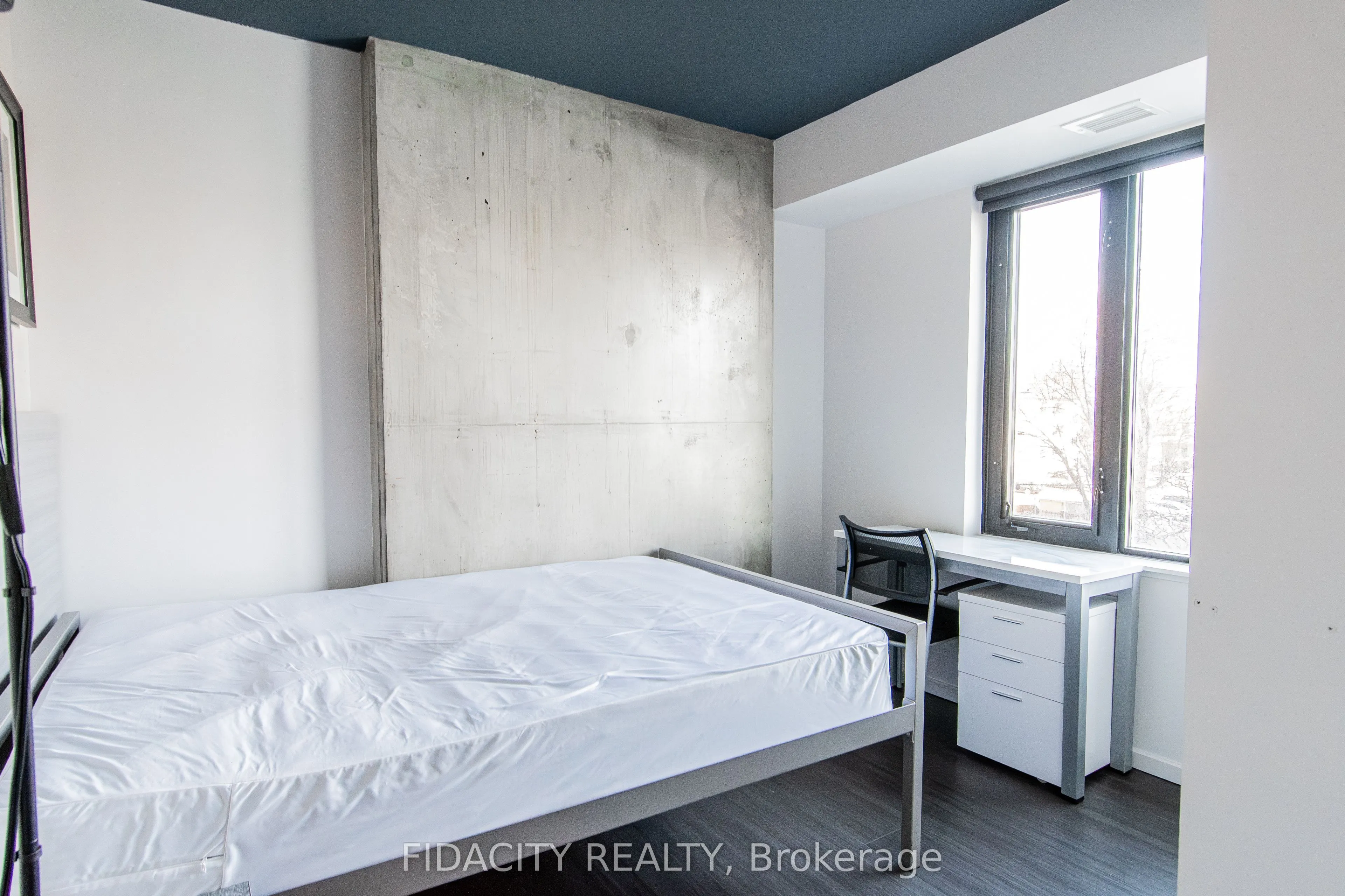 105 Champagne Avenue S #303
