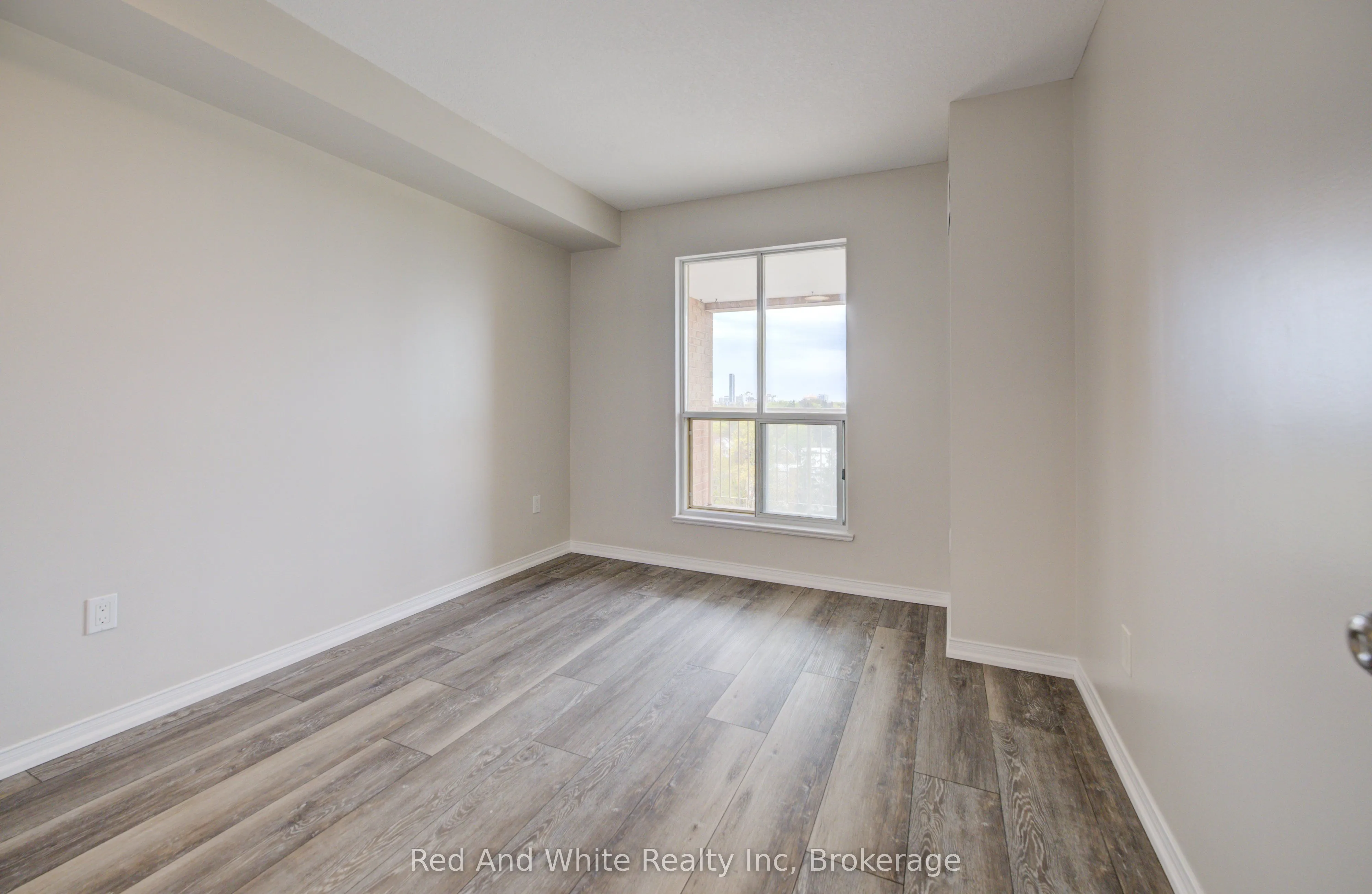 1414 King Street E #802