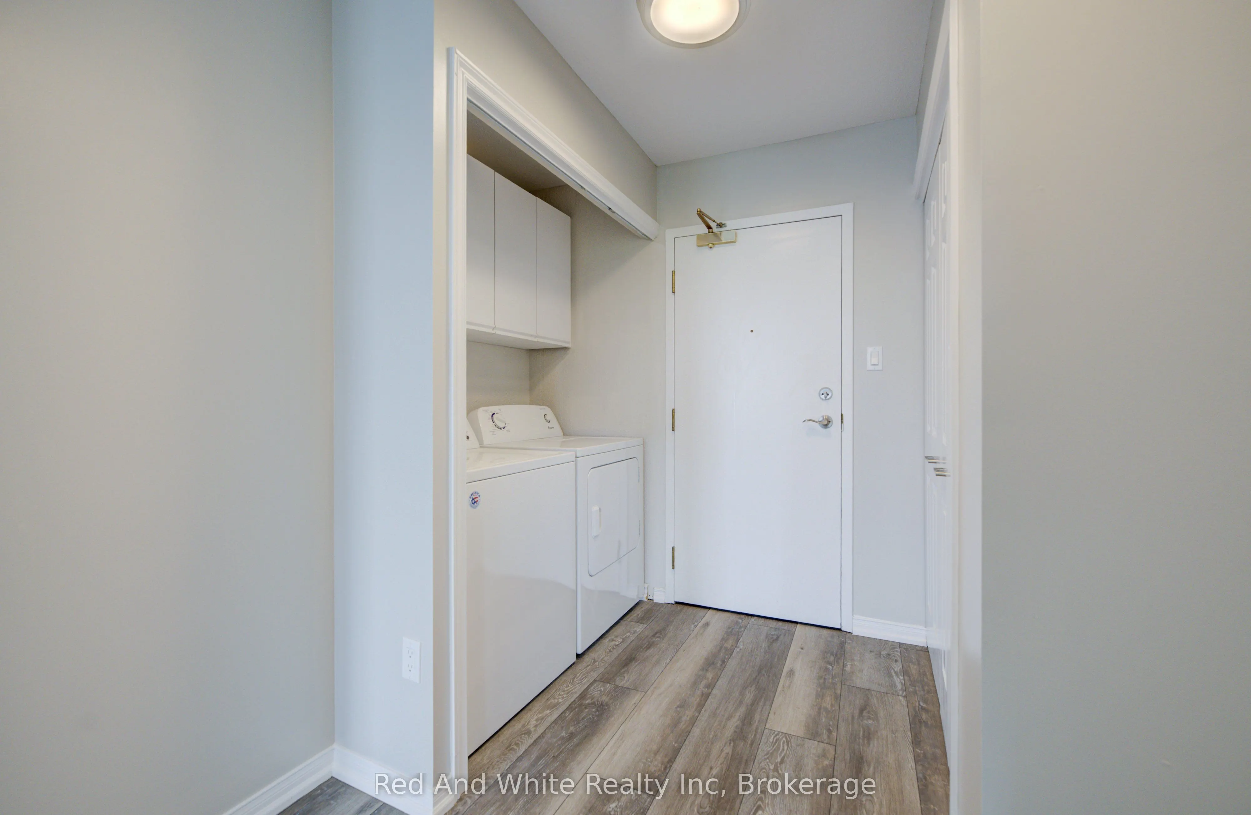 1414 King Street E #802