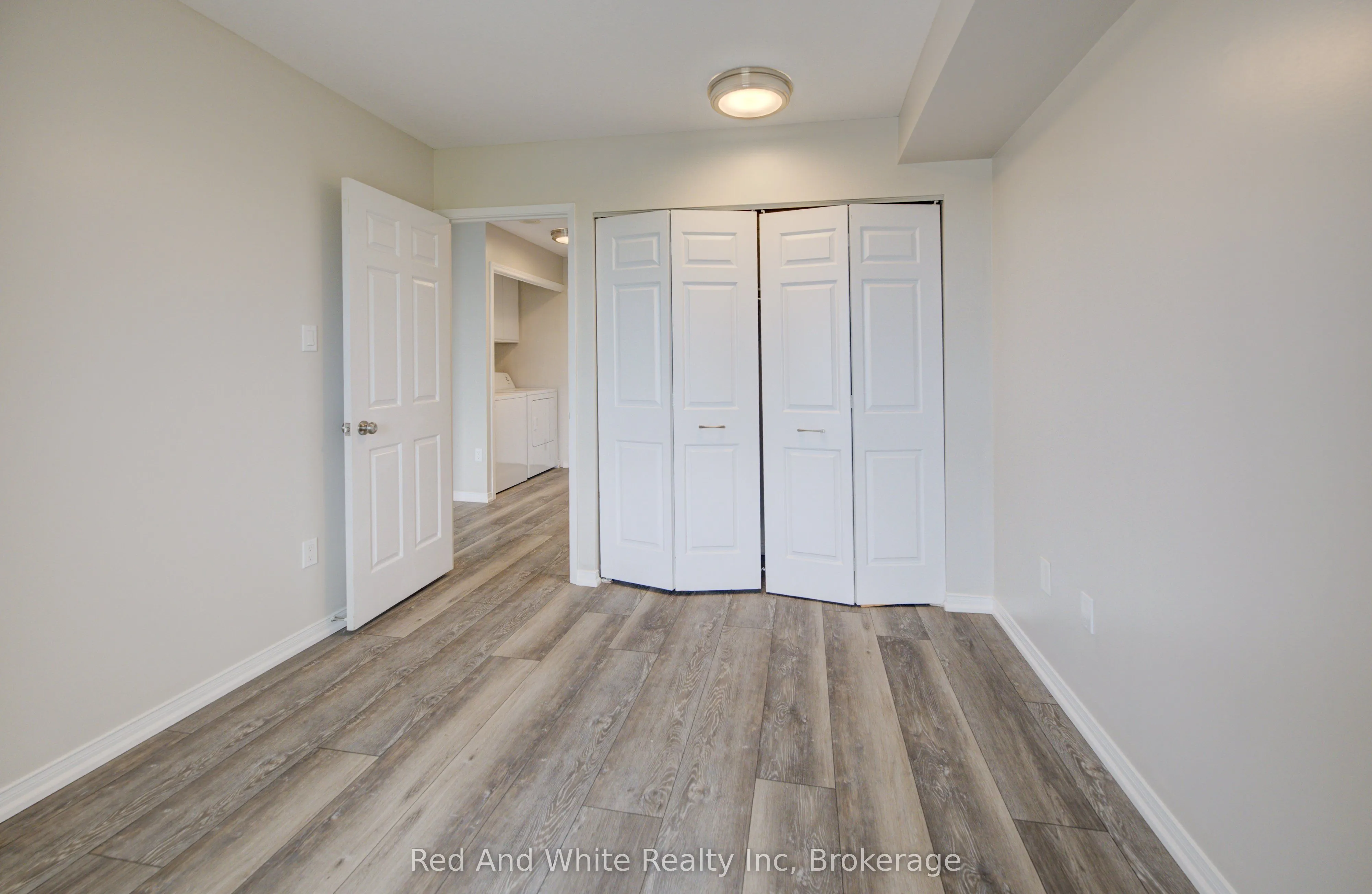 1414 King Street E #802