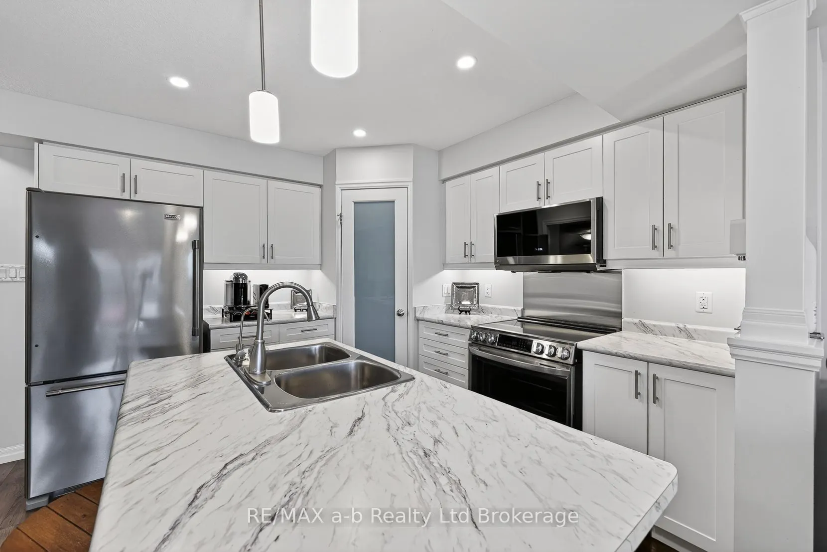 175 INGERSOLL Street N #28