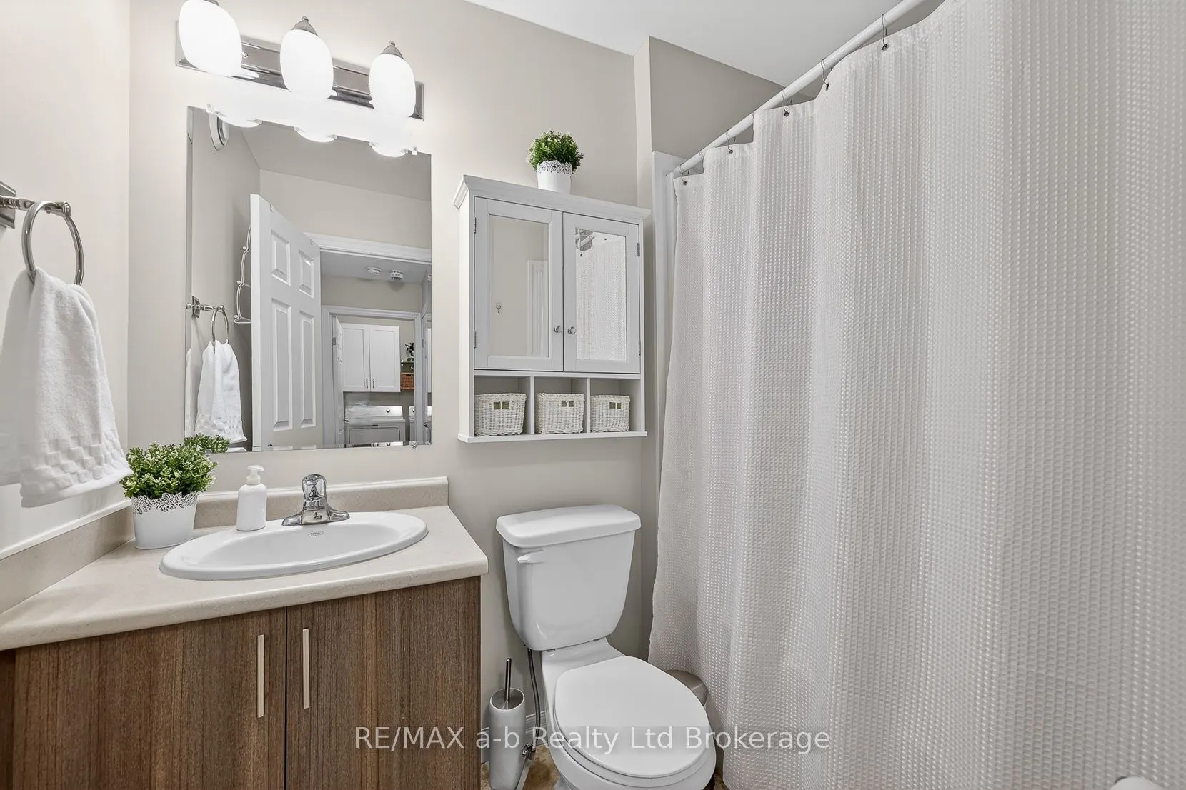 175 INGERSOLL Street N #28