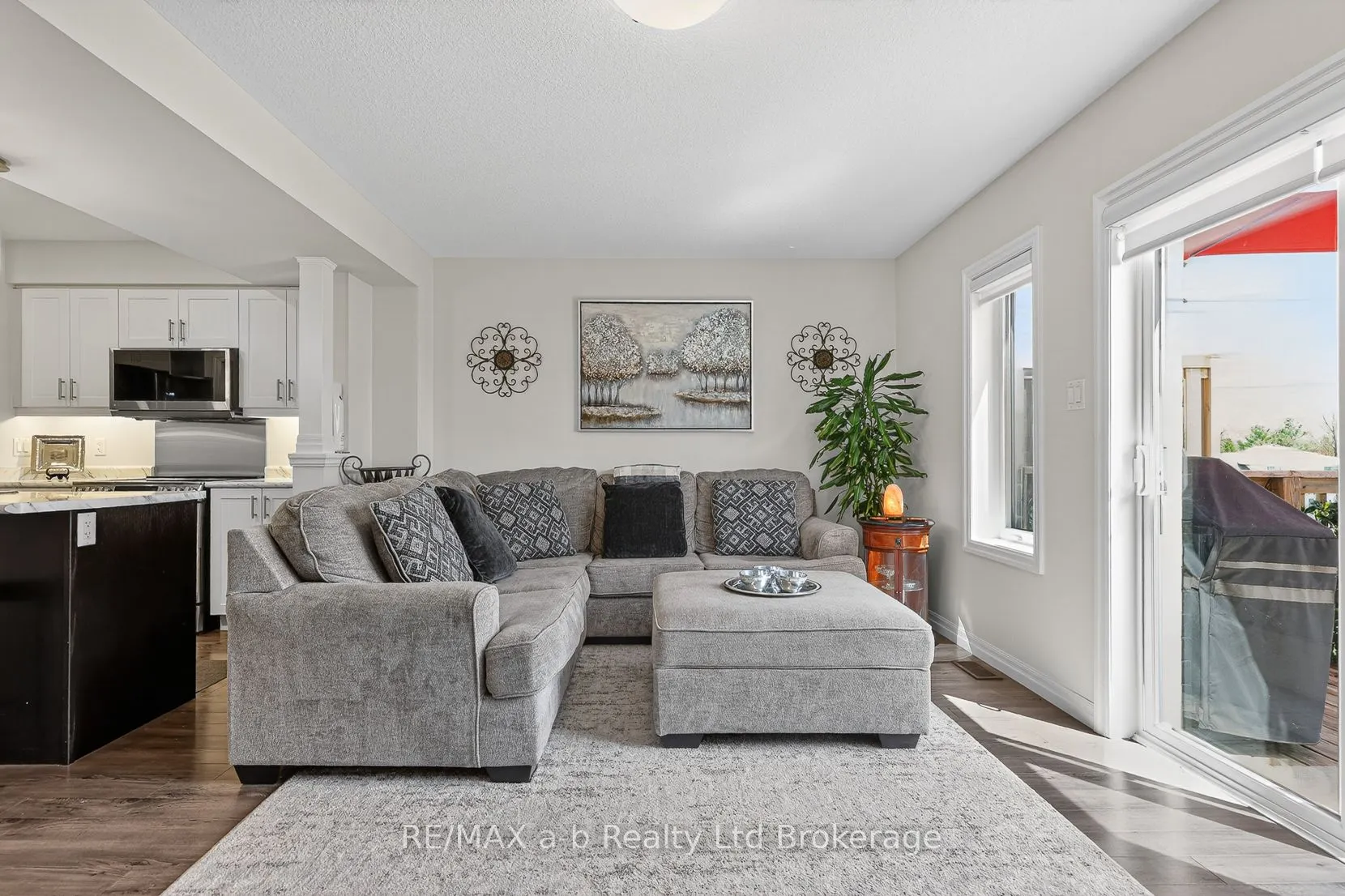 175 INGERSOLL Street N #28