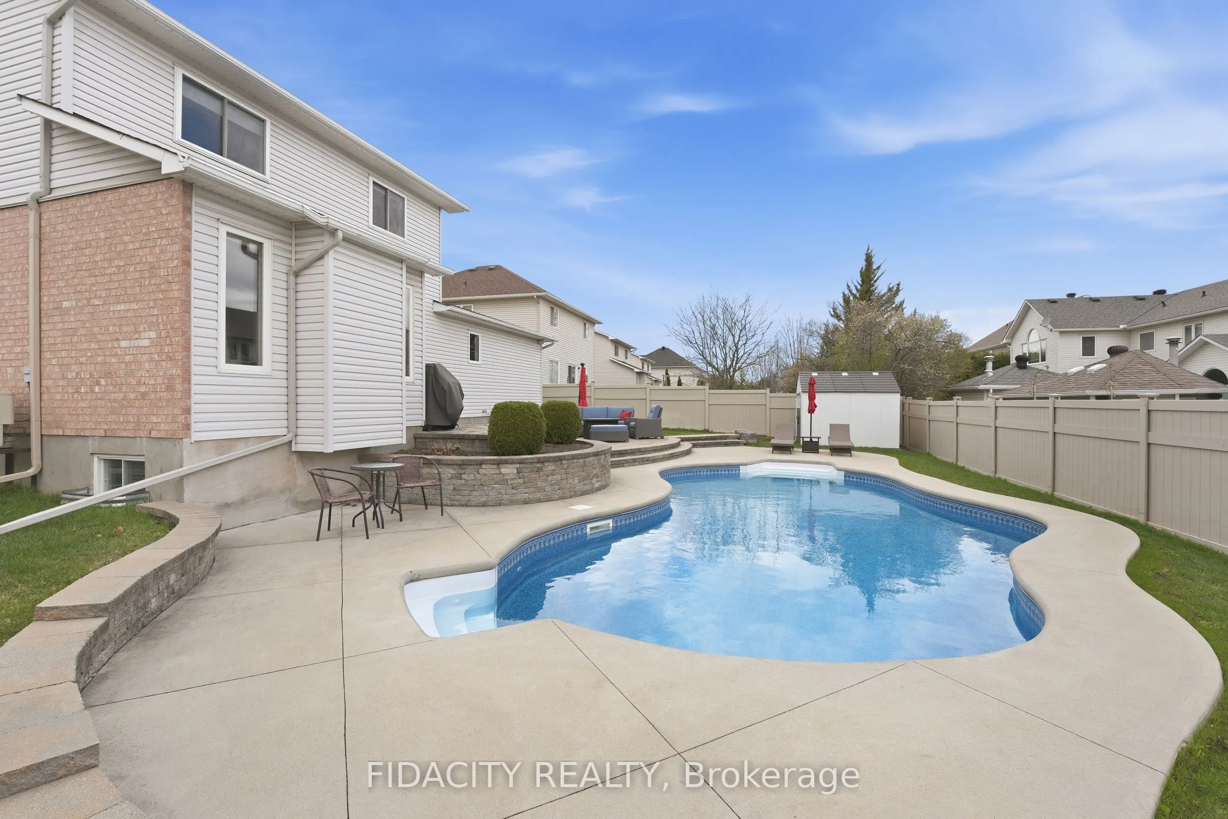 21 West Ridge Drive