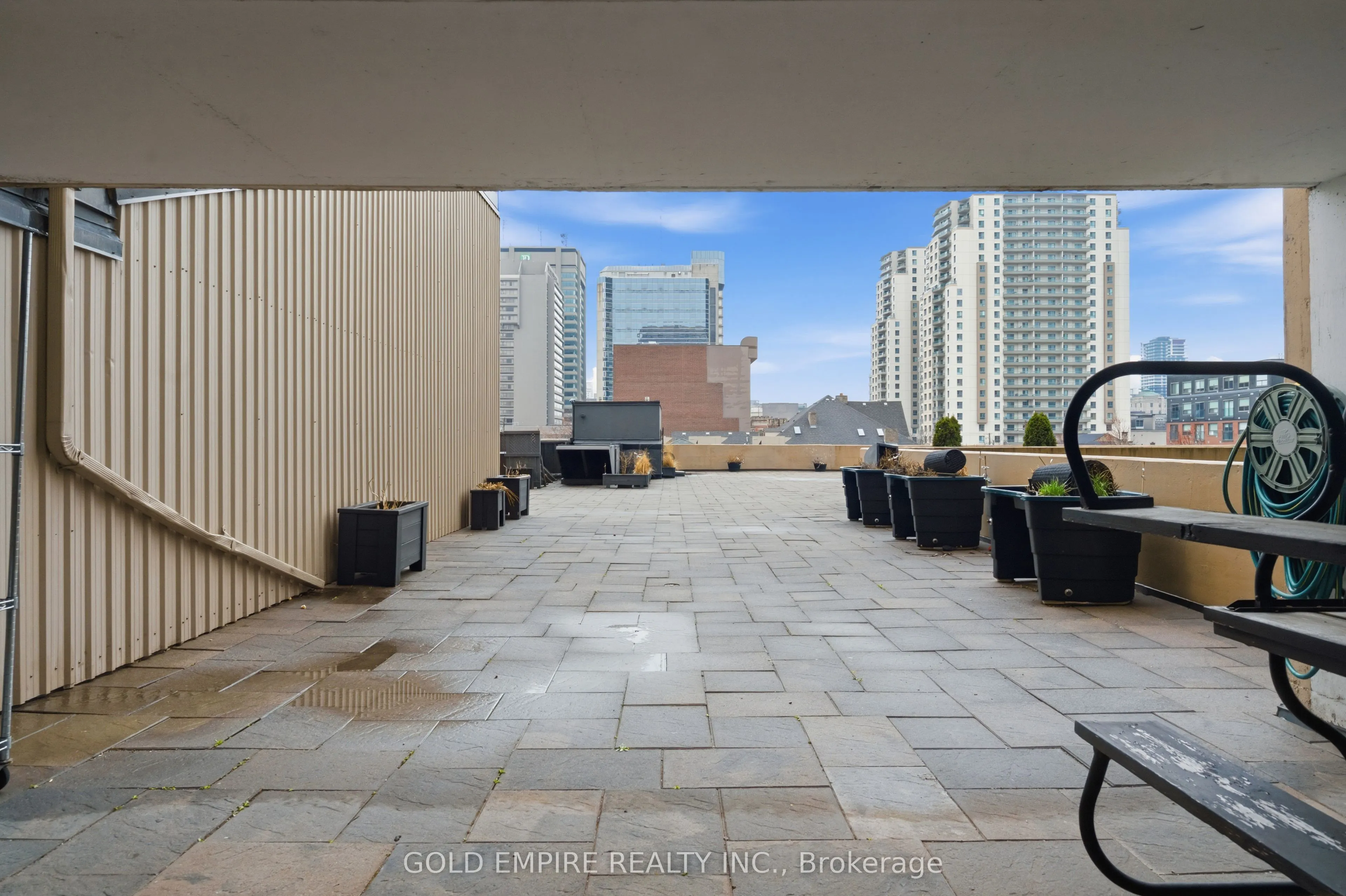 389 Dundas Street #701