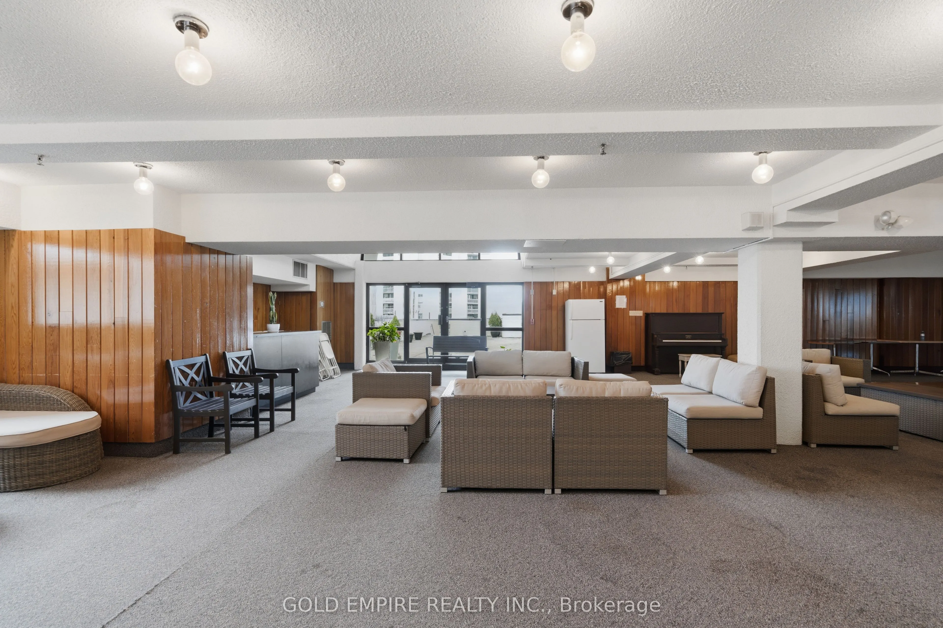 389 Dundas Street #701