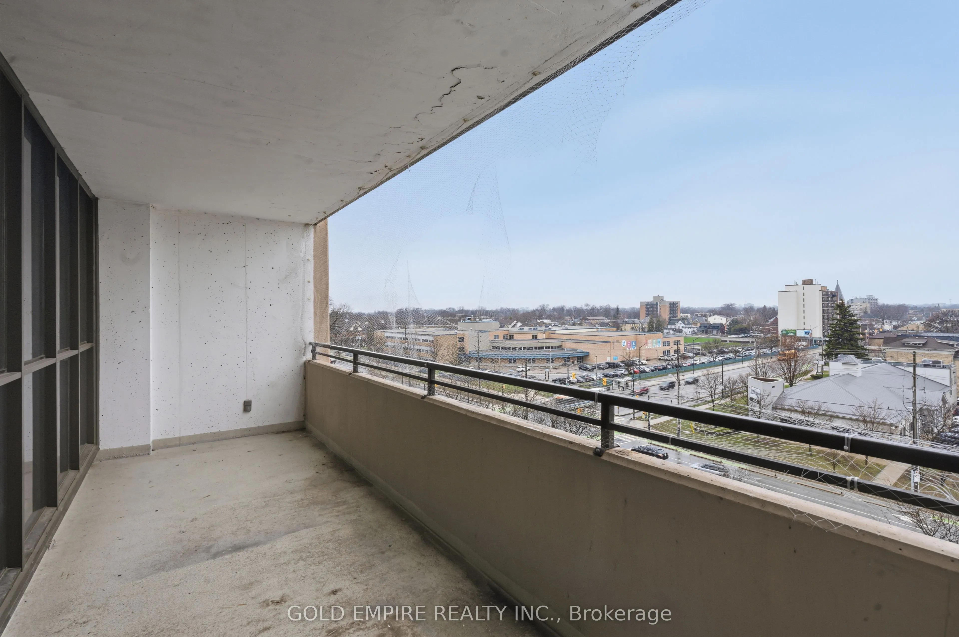 389 Dundas Street #701