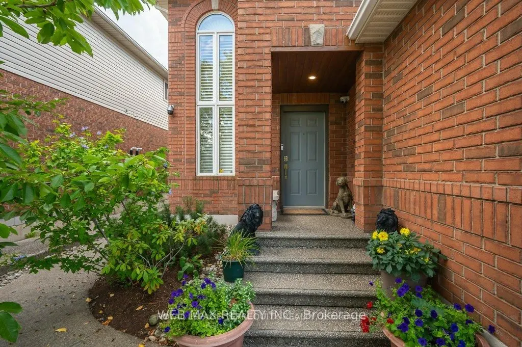 15 Armour Crescent