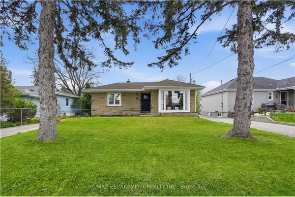 23 MCMASTER Avenue S
