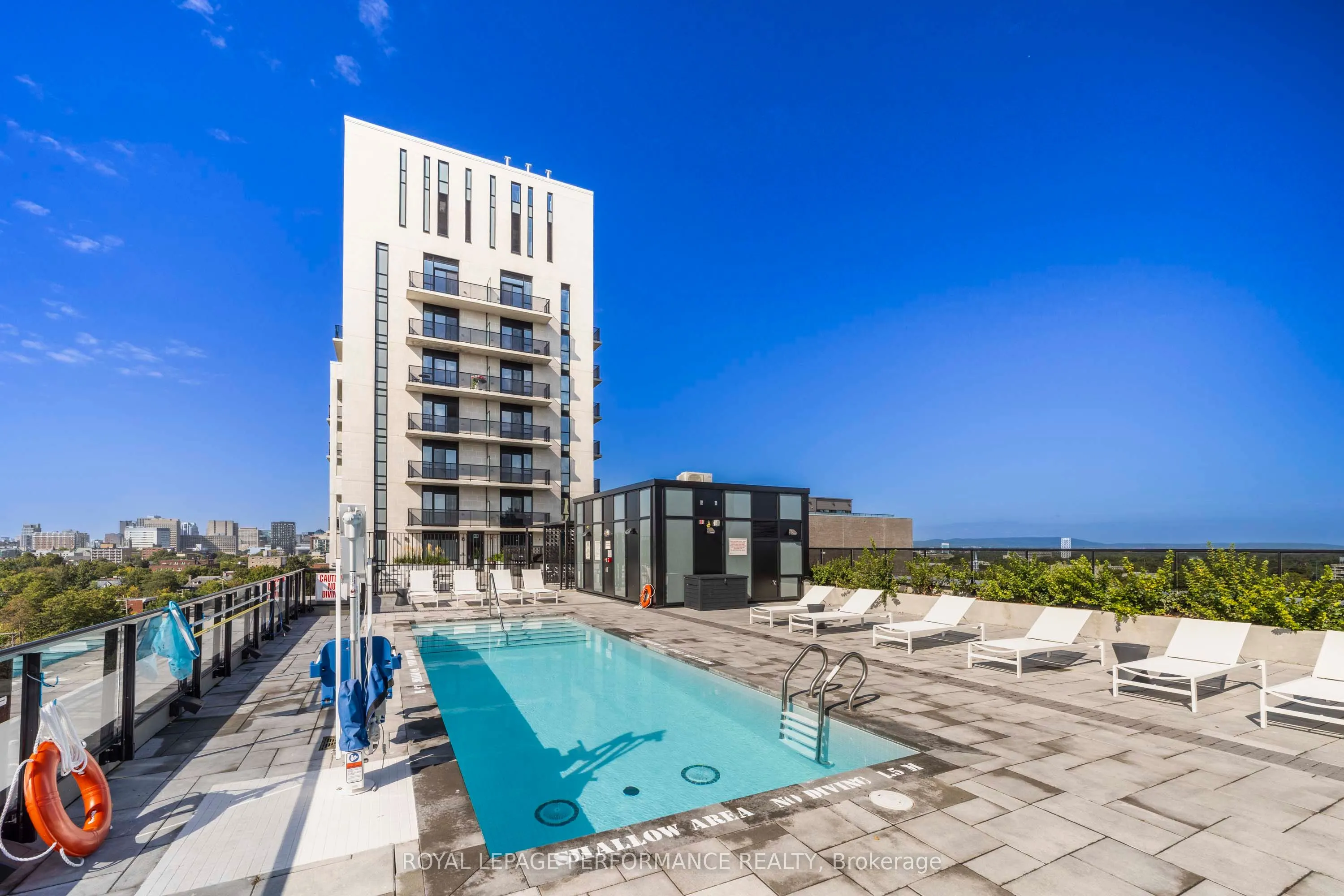 560 Rideau Street #517
