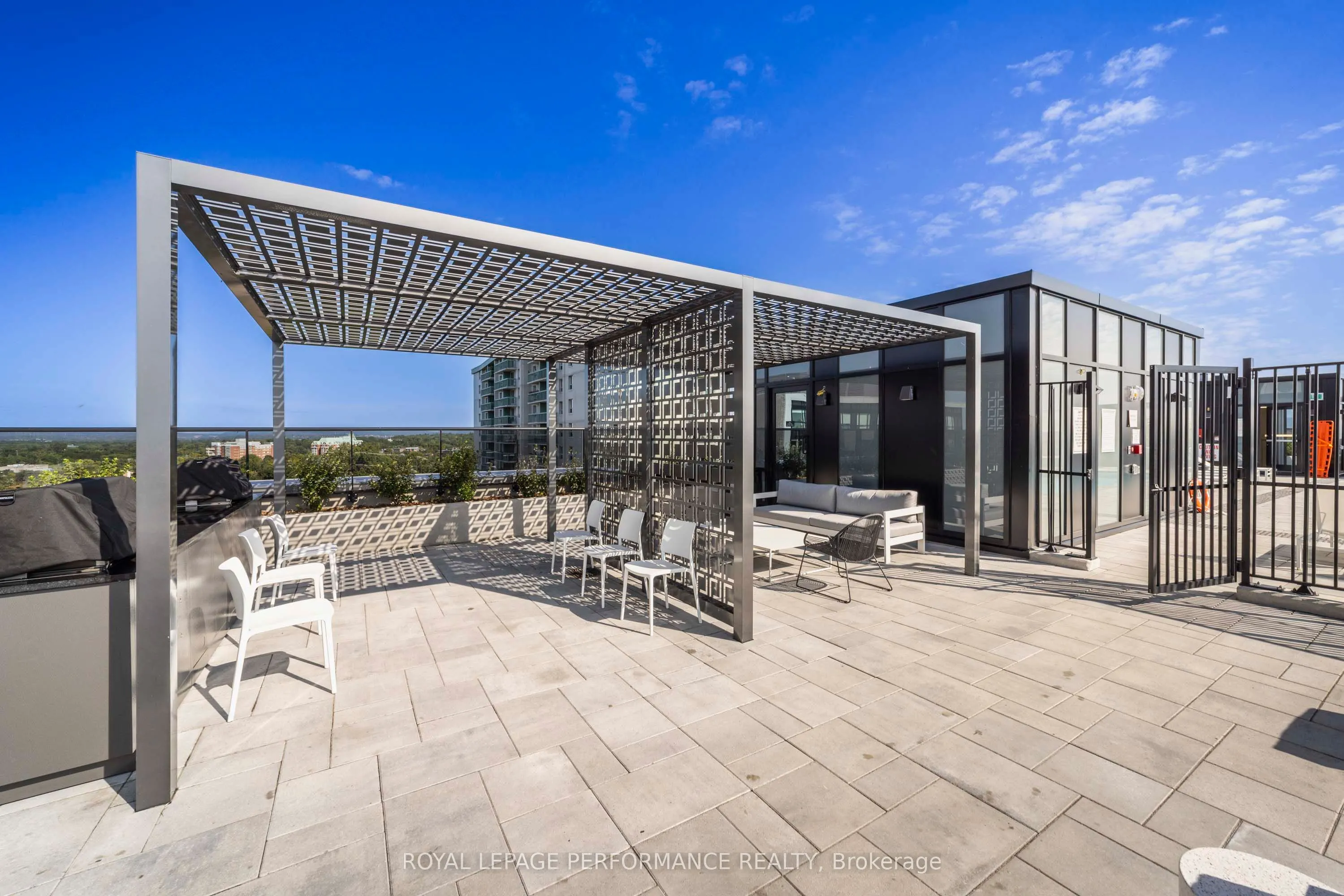 560 Rideau Street #517