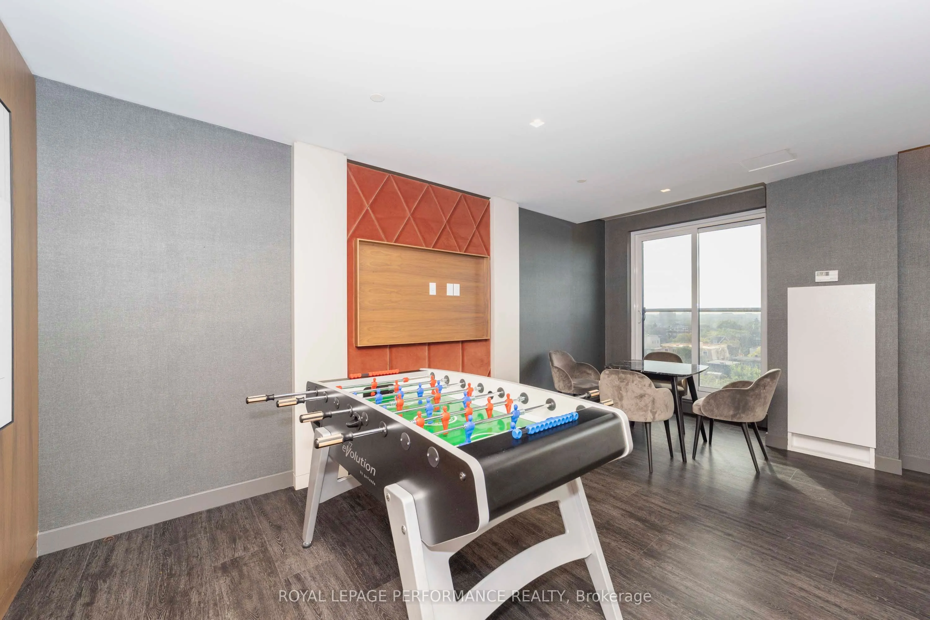 560 Rideau Street #517