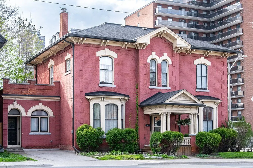 58 Wellington Street S