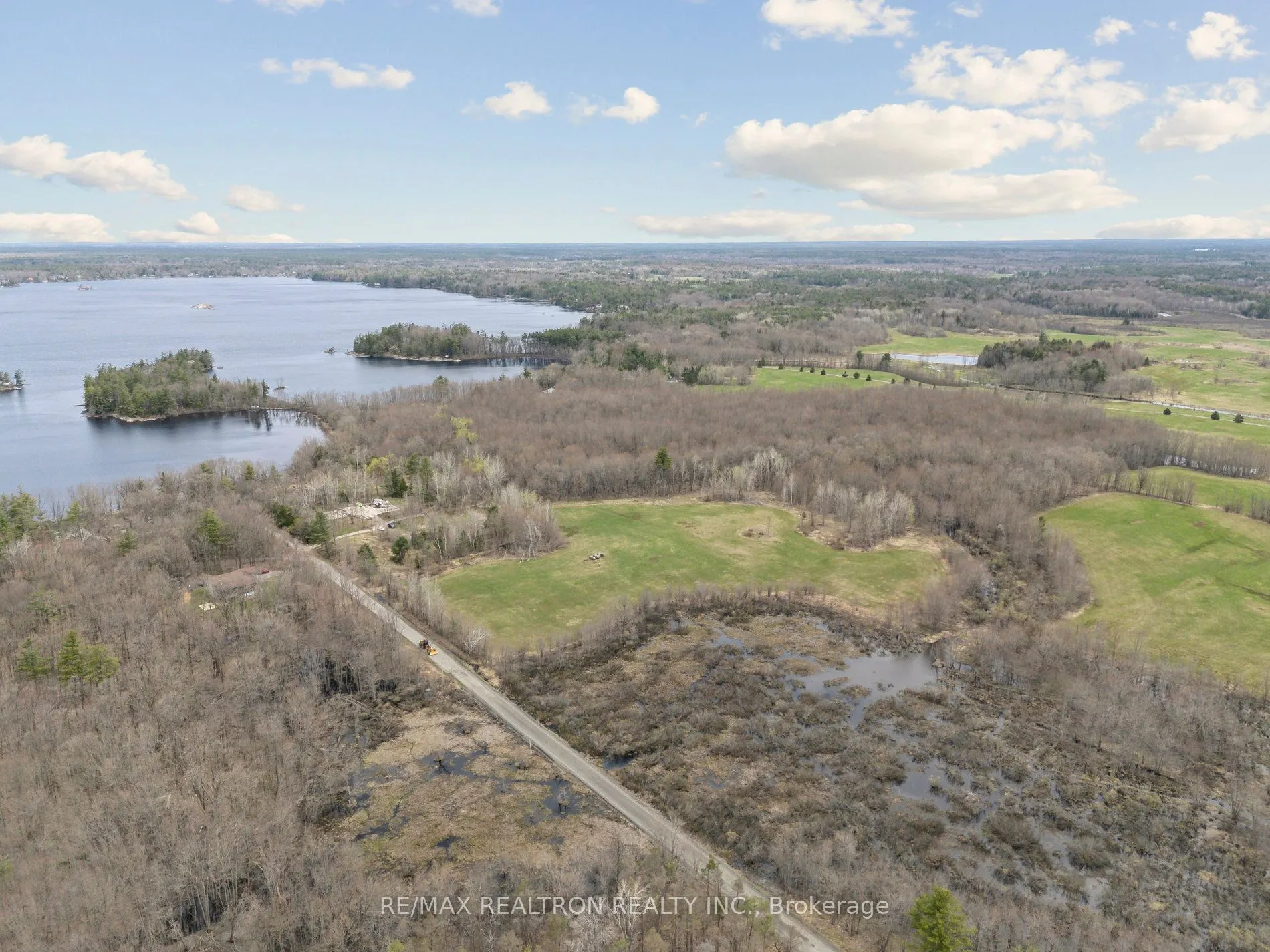 1084A WENONA LODGE Road