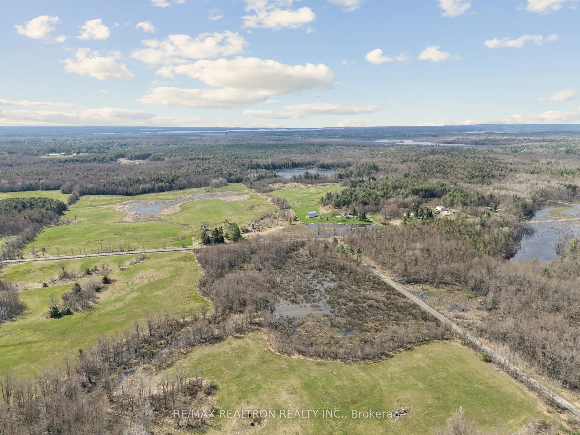 1084A WENONA LODGE Road