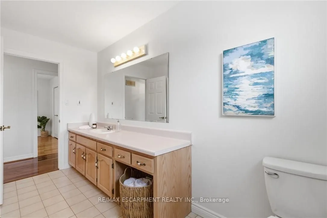 12 Sumner Crescent