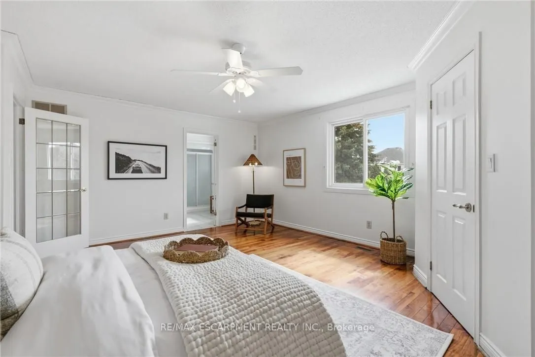 12 Sumner Crescent