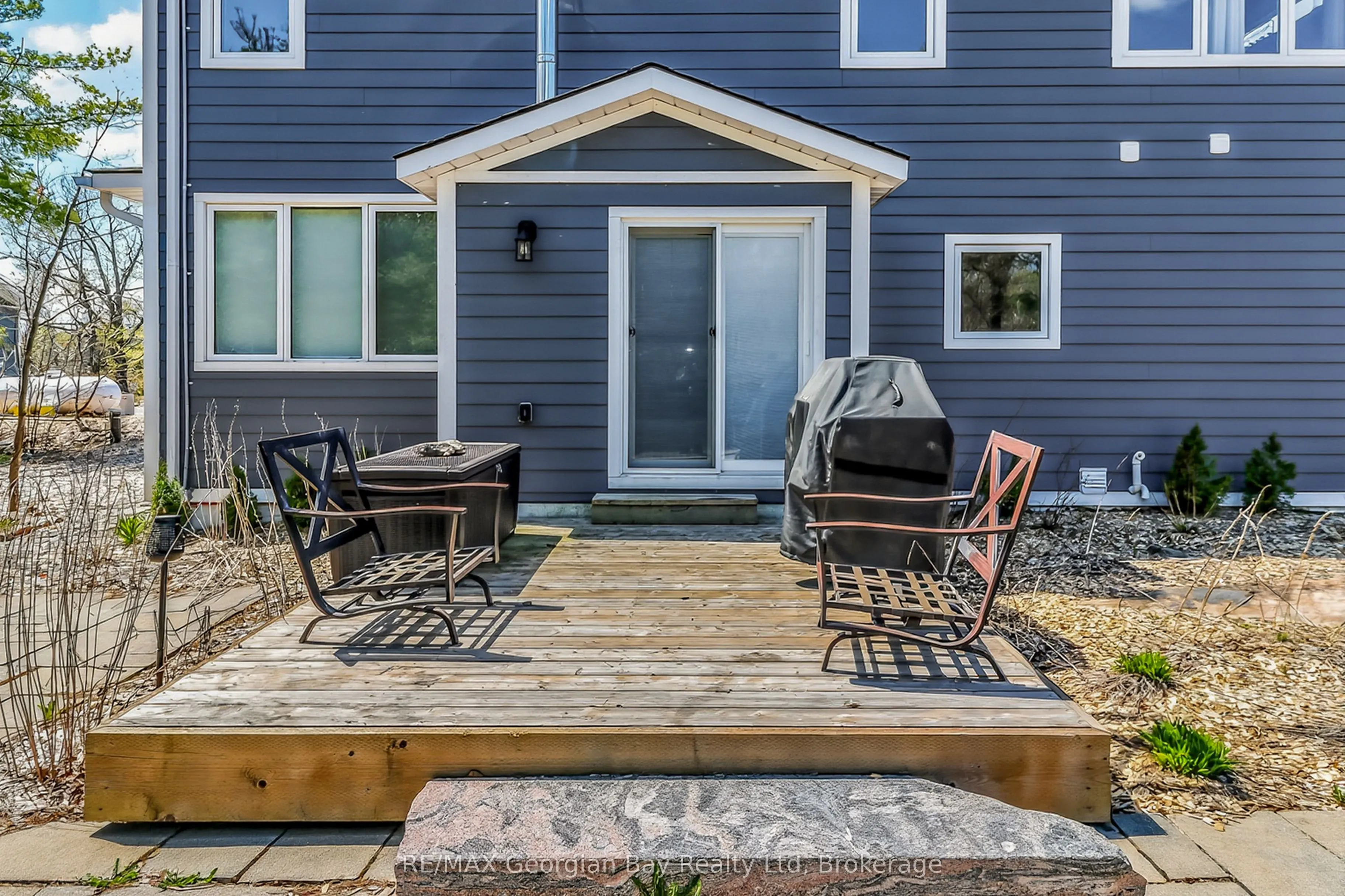 1432 HONEY HARBOUR Road