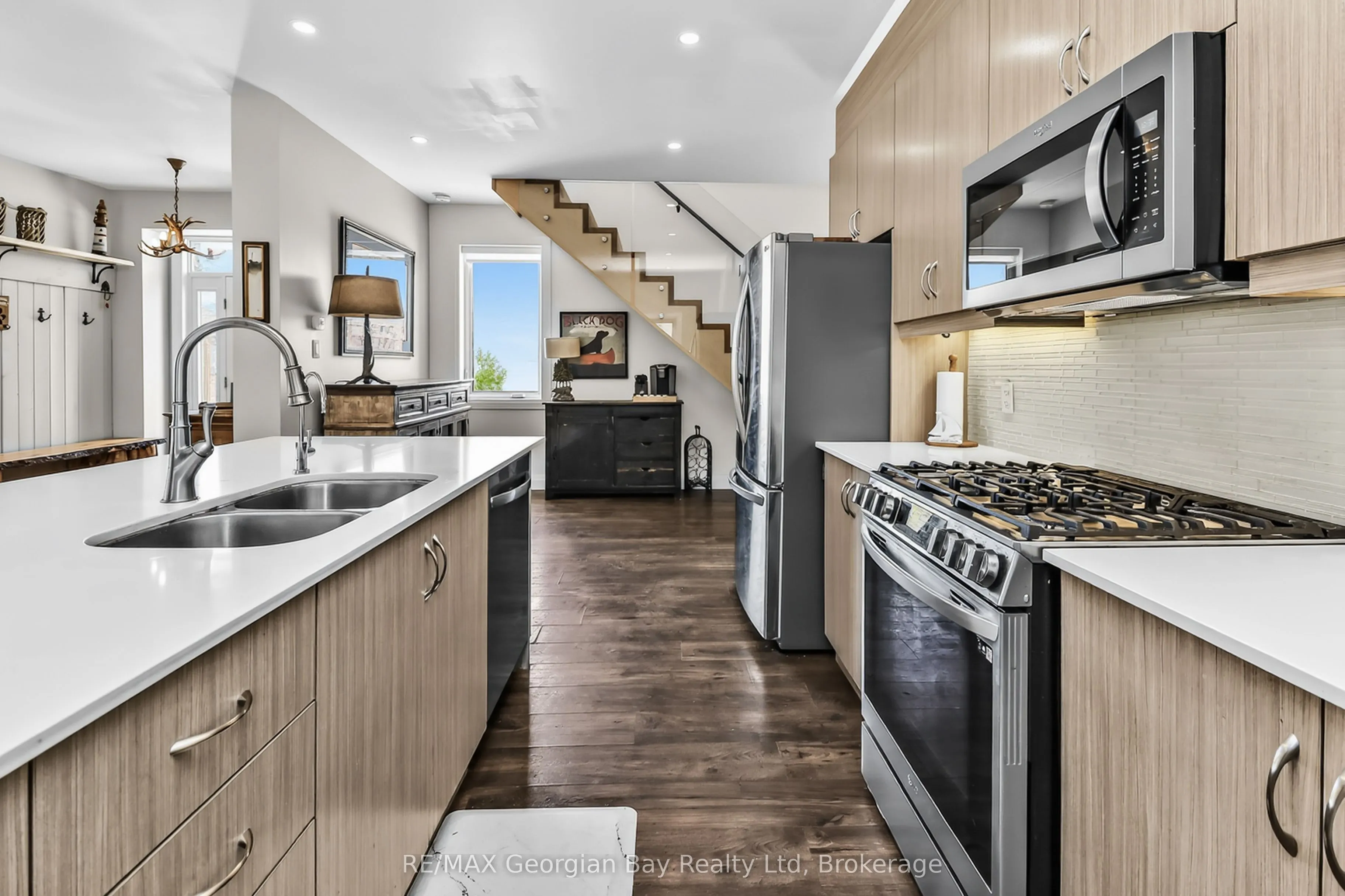 1432 HONEY HARBOUR Road