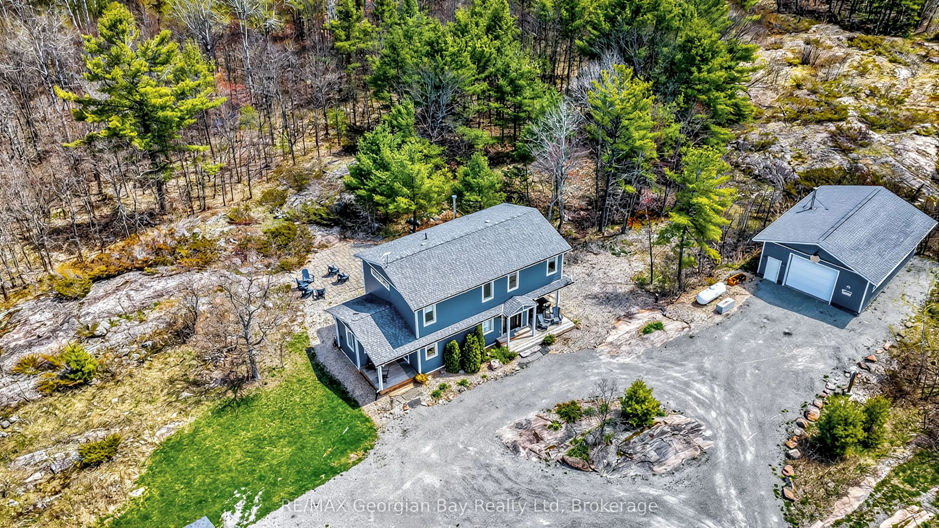 1432 HONEY HARBOUR Road