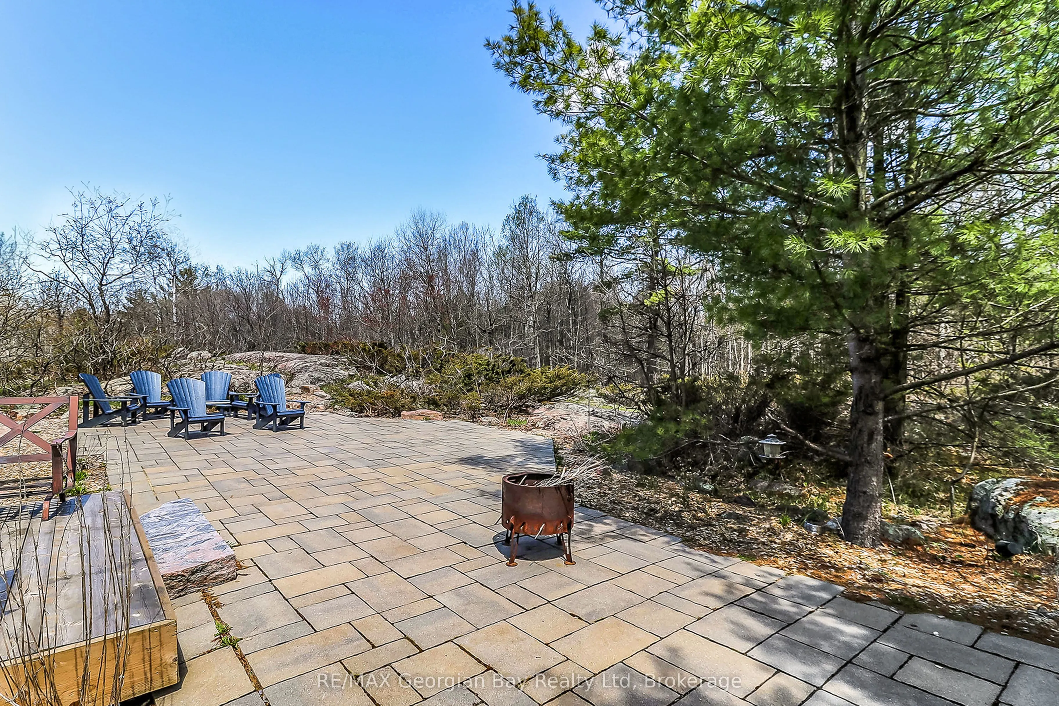 1432 HONEY HARBOUR Road
