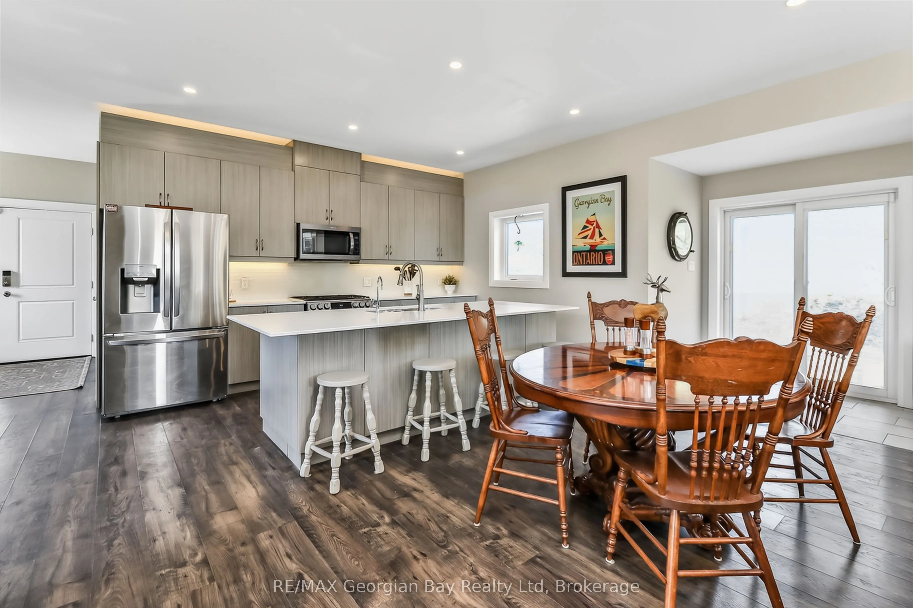 1432 HONEY HARBOUR Road