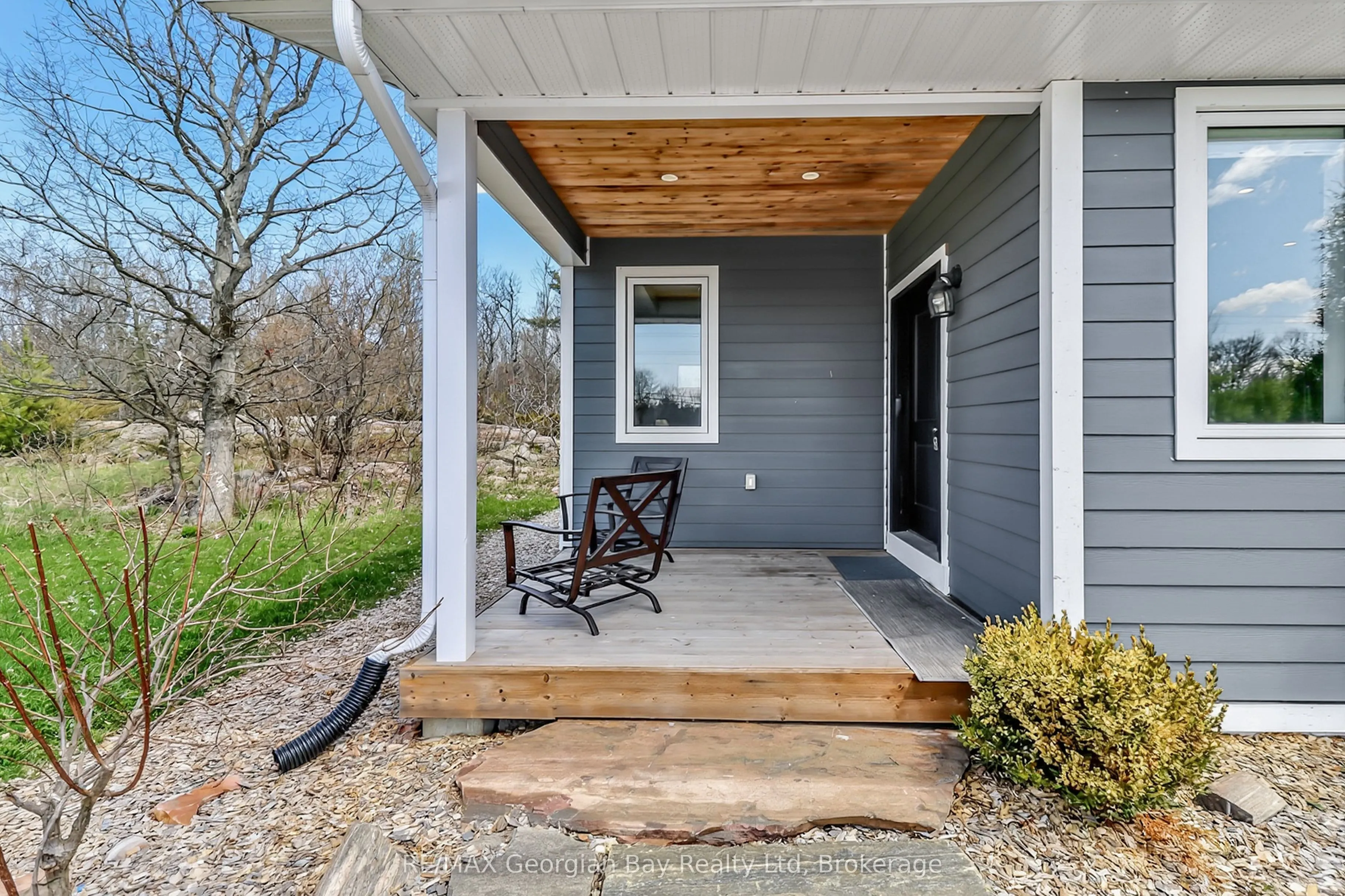 1432 HONEY HARBOUR Road
