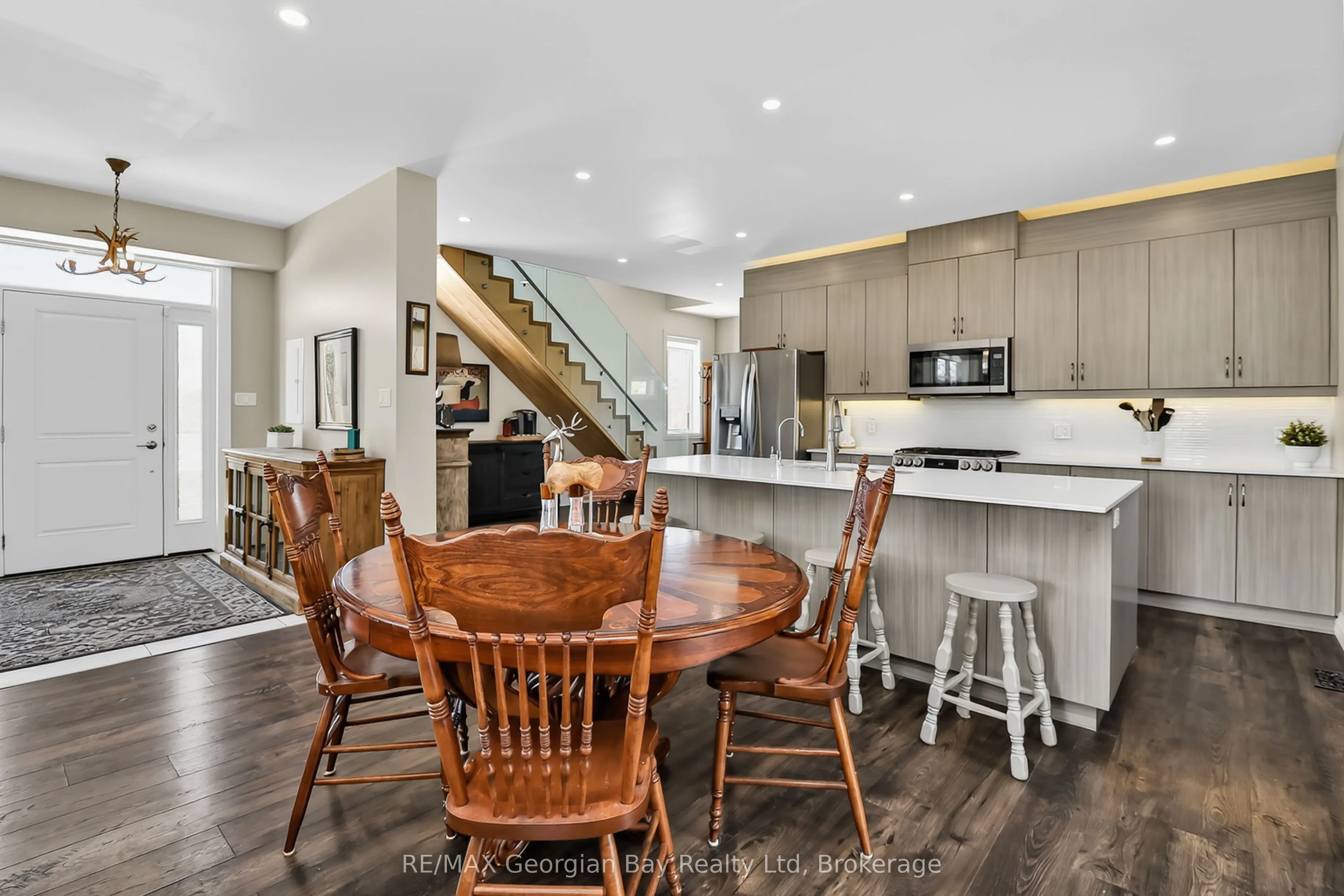 1432 HONEY HARBOUR Road